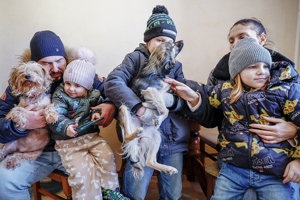 cover Russia launches massive attack on Ukraine&#8217;s energy system