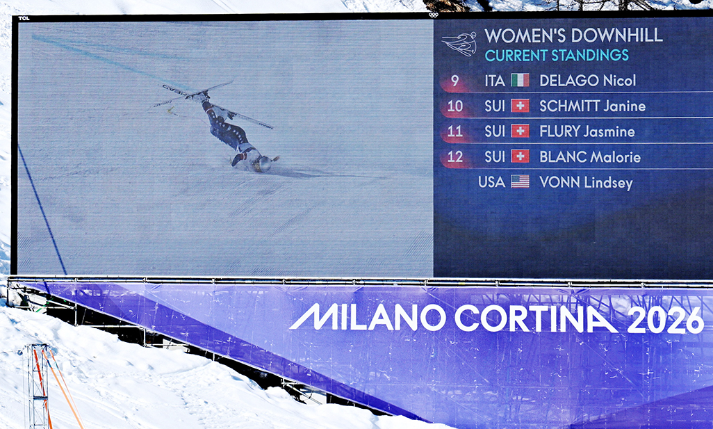 cover Vonn has surgery on broken leg after horror crash in Olympic downhill