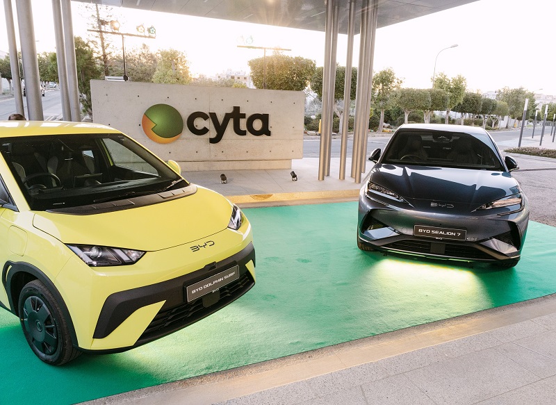 Cyta delivers two electric cars to Cyta & soeasy Rewards draw winners