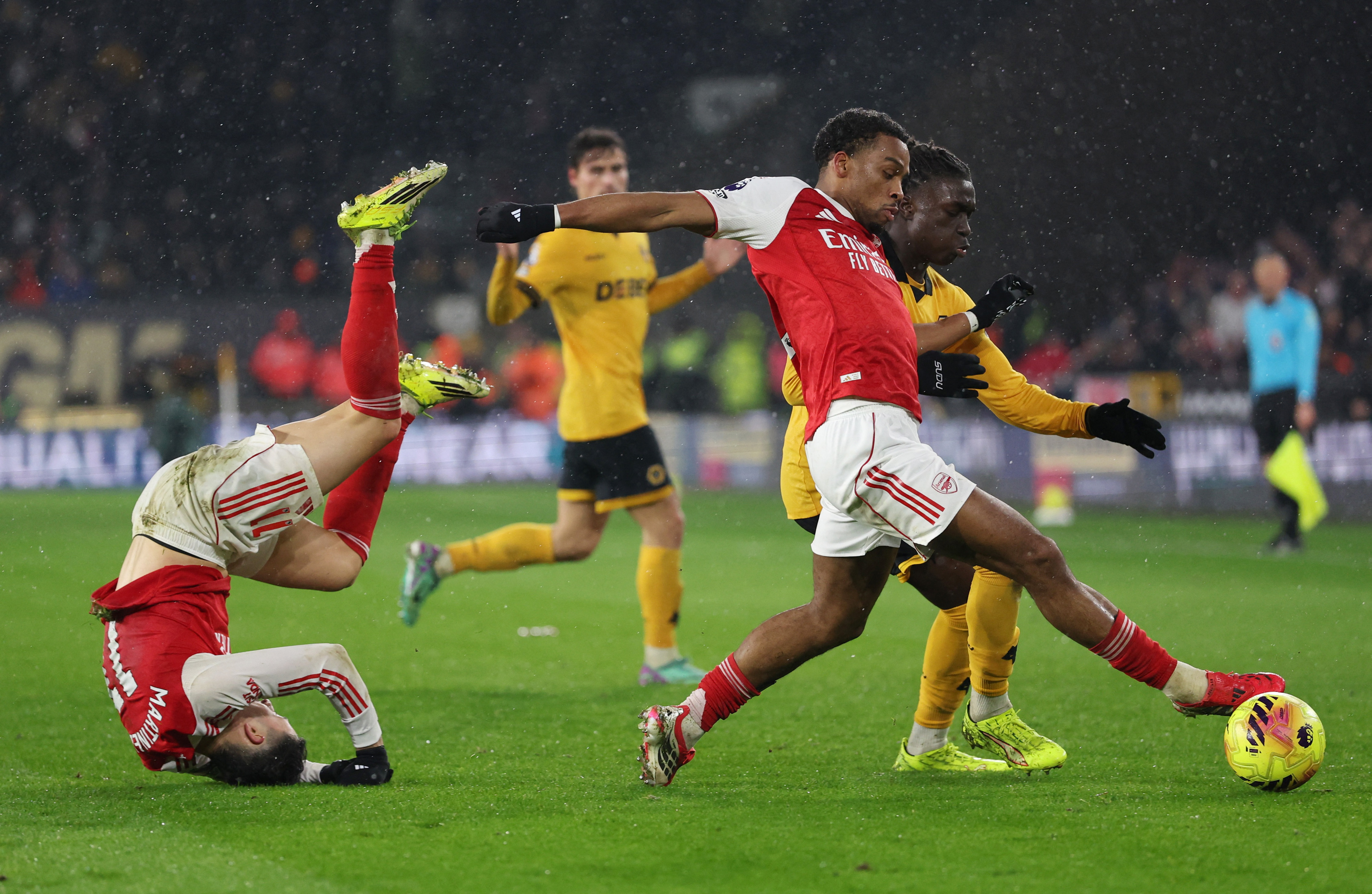 cover Spurs aim to damage Arsenal&#8217;s weakening hold on first place in EPL