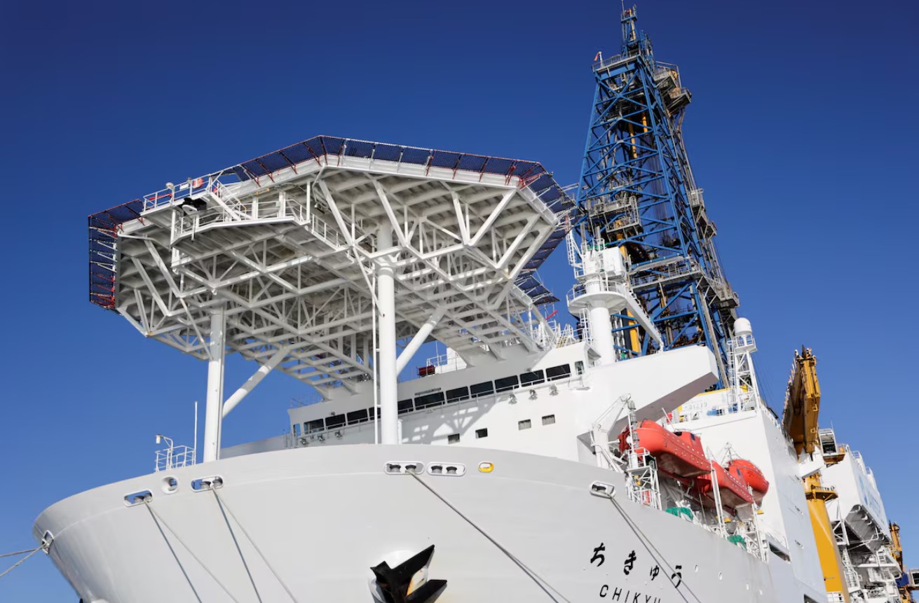 cover Japan retrieves rare earth mud from deep seabed in test mission