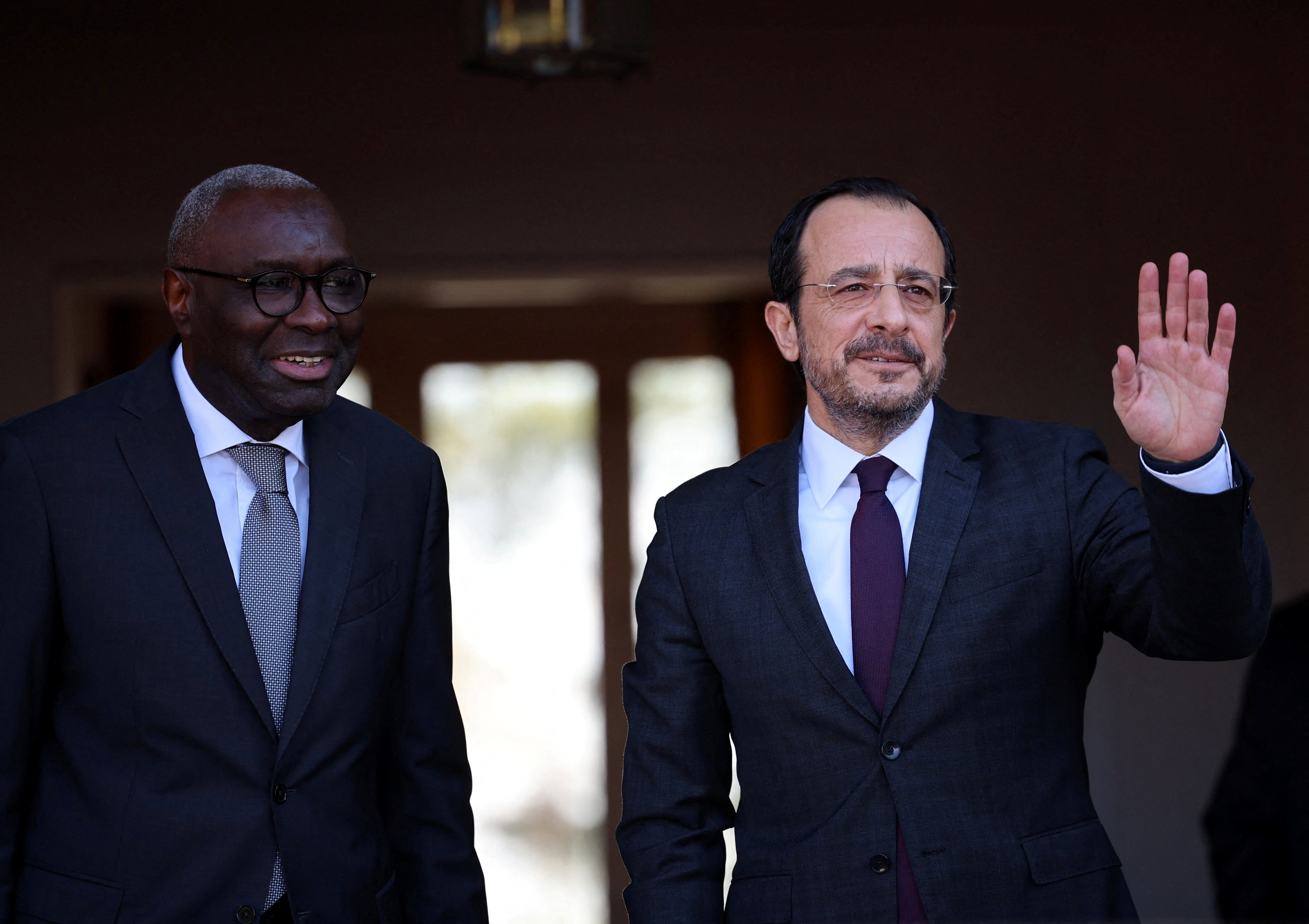 cover ‘Open and honest’ leaders’ meeting ends without result