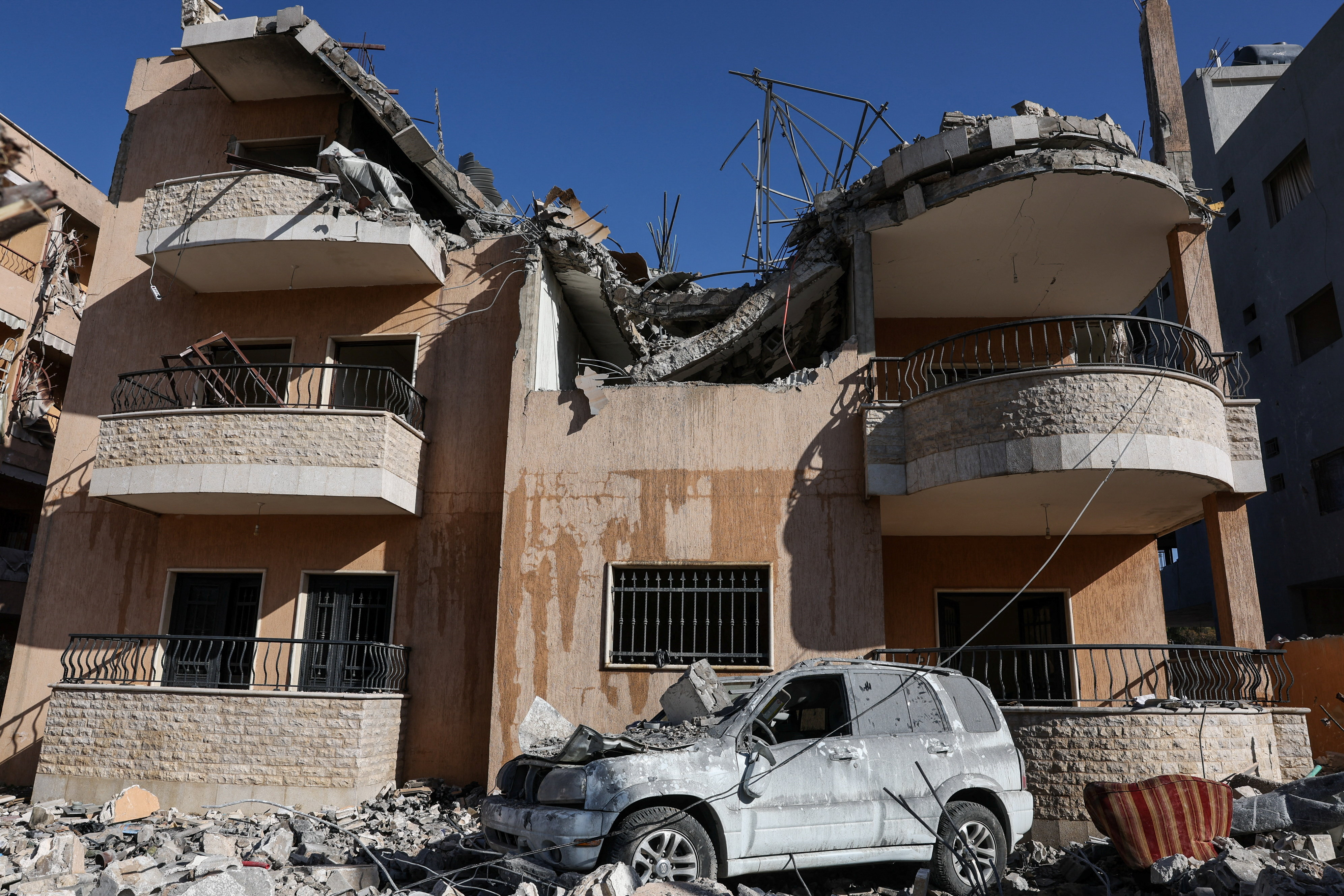 cover Israeli strikes in Lebanon kill at least ten, including senior Hezbollah official