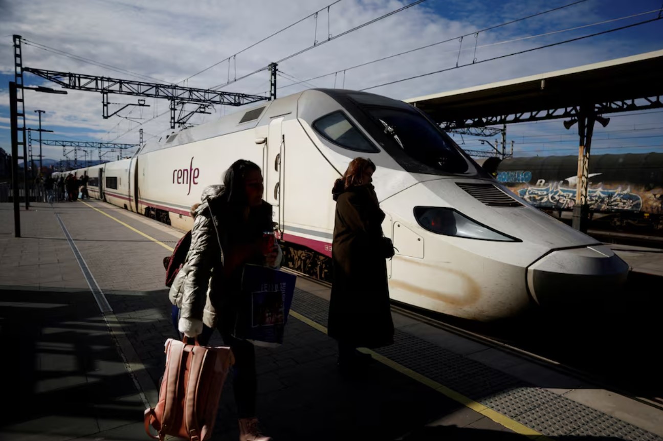 cover Saudi rail deal gives boost to Spanish train sector