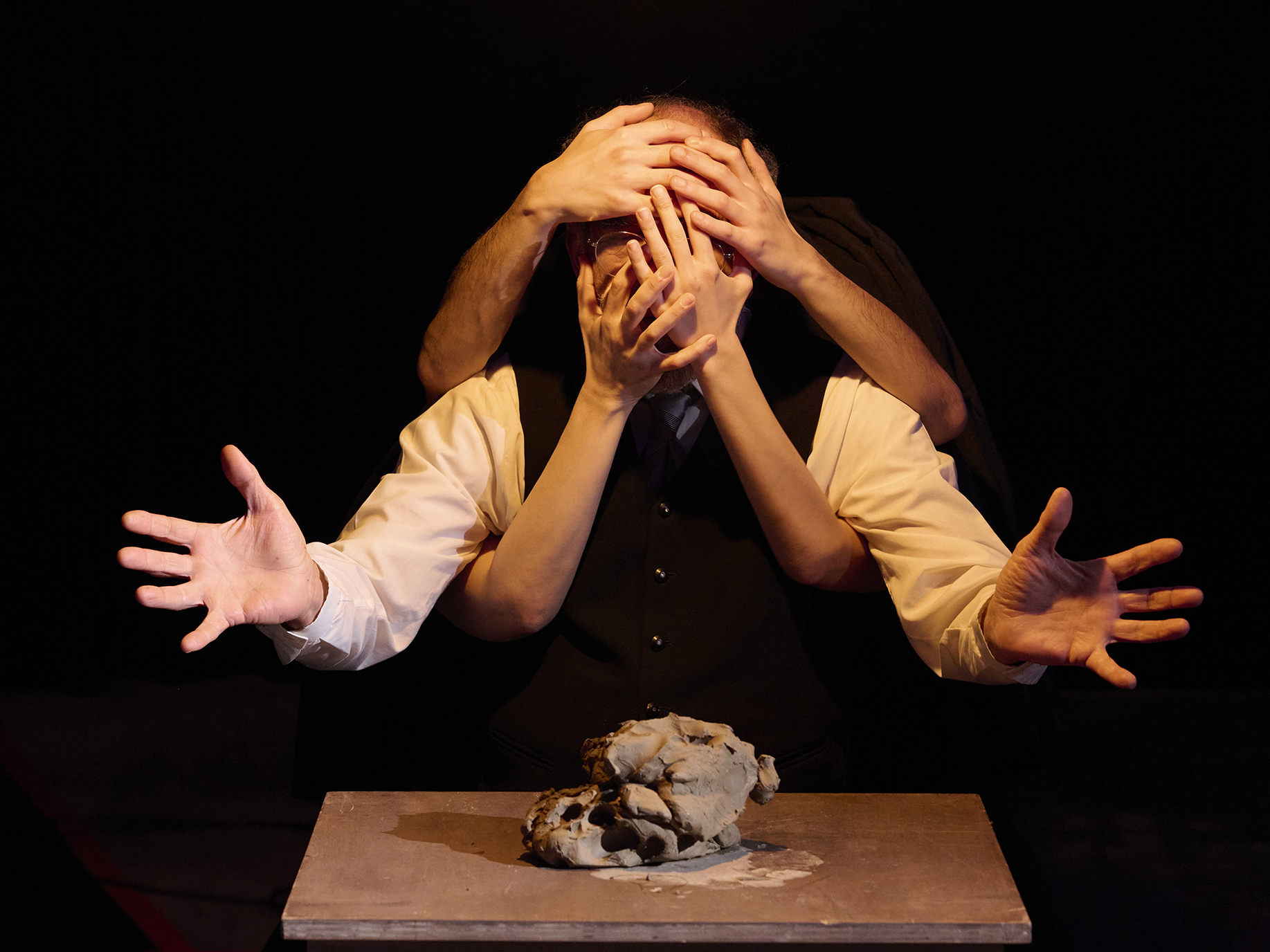 cover A Thousand Hands come to Nicosia stage