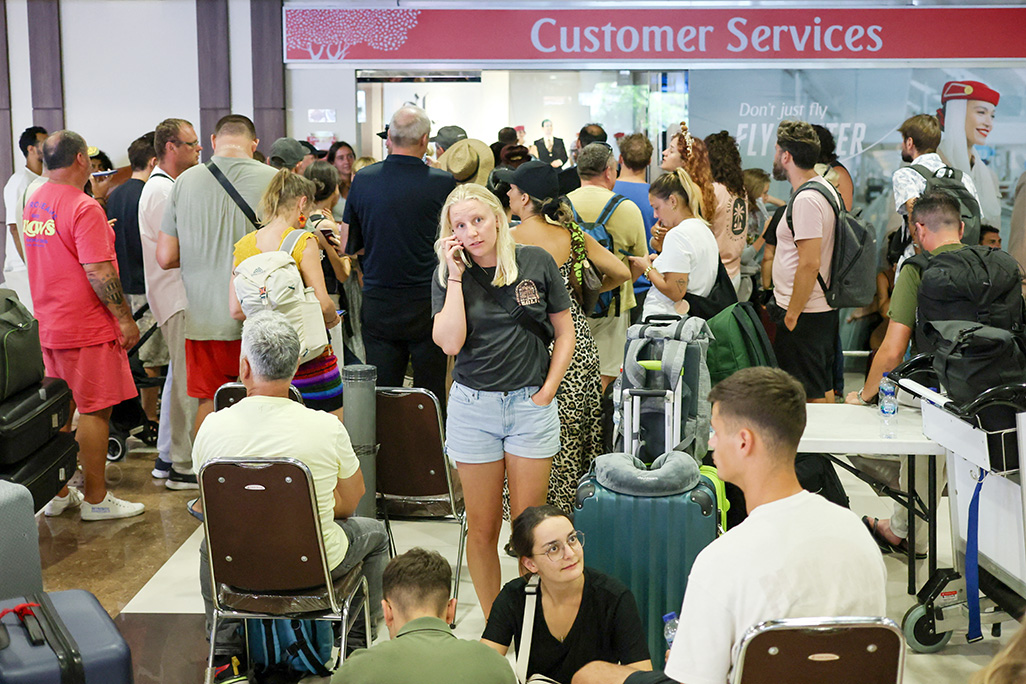 image Passengers scrambling to find flights, routes, out of Middle East