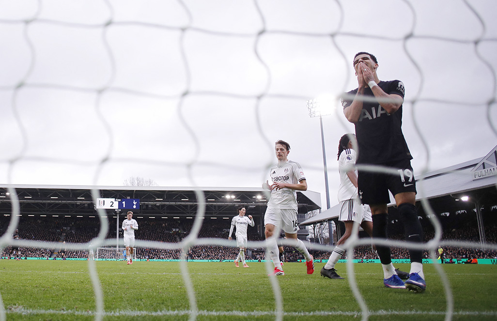cover Struggling Spurs lose at Fulham, Man United go third