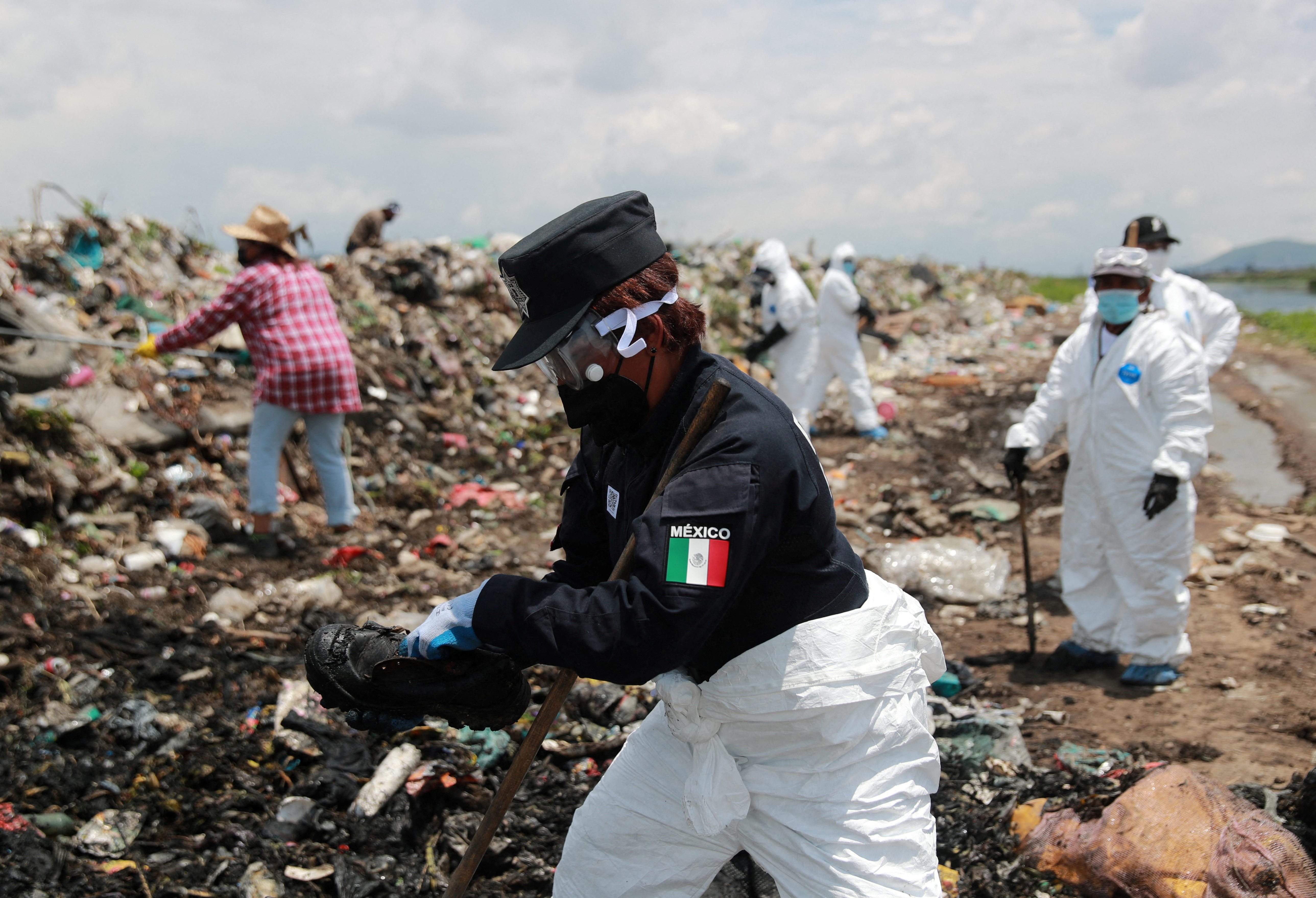 cover Mexico says 40,000 of country&#8217;s 130,000 disappeared people may be alive