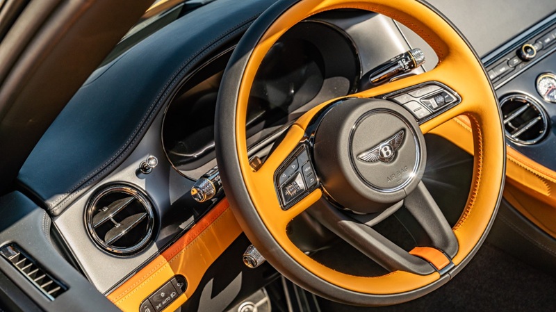 Bentley Rancho Mirage has received the first ‘Ombré by Mulliner’ Collection, featuring three different Bentley models each demonstrating a new Ombré paint scheme