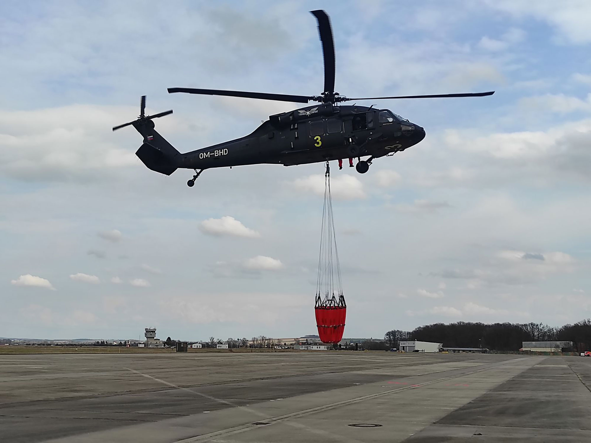 cover Cyprus secures four Black Hawk helicopters ahead of firefighting season