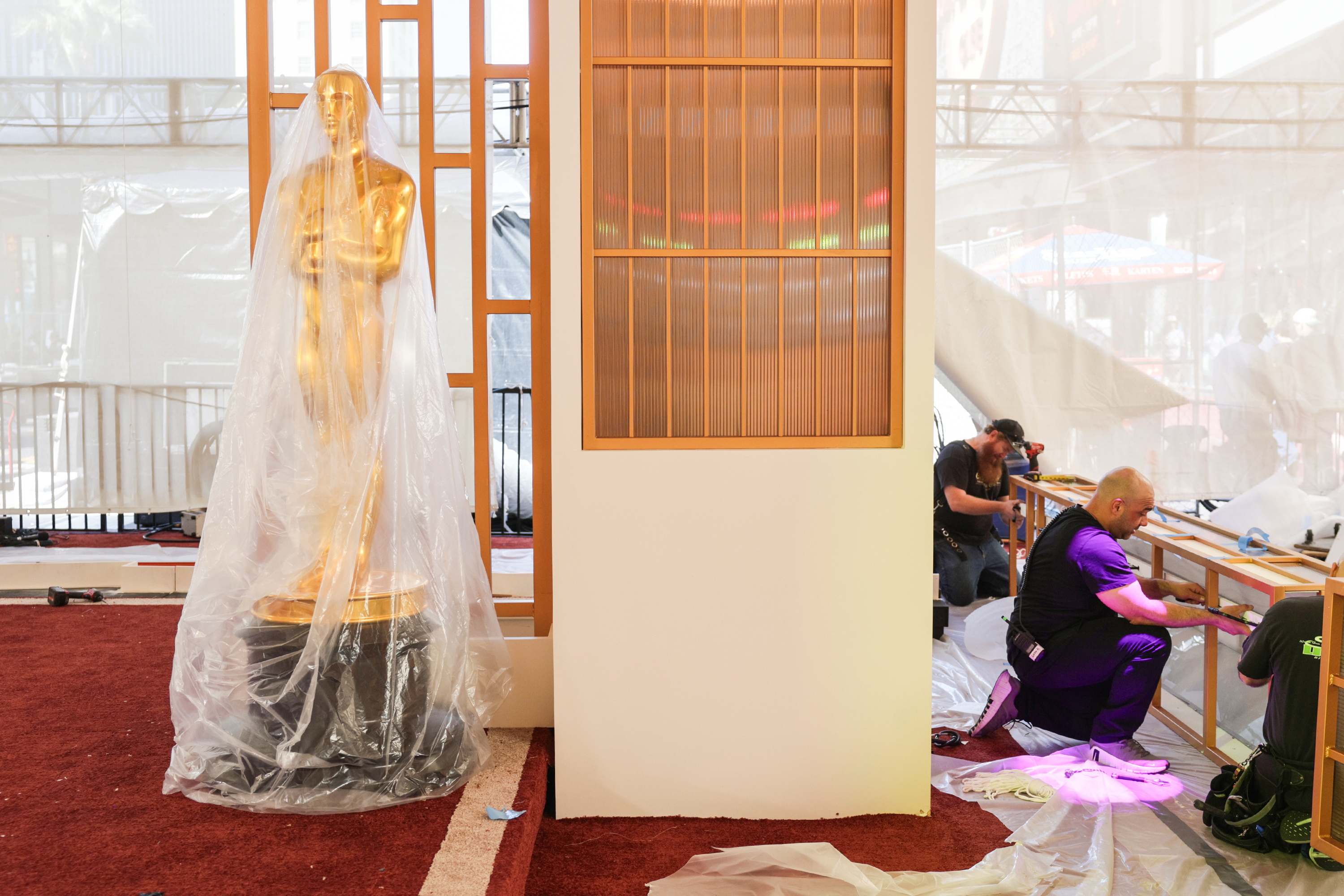 cover And the Oscar goes to &#8230;