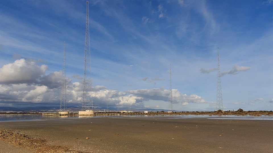 cover Mayor highlights cancer risk of antennae at British Akrotiri base