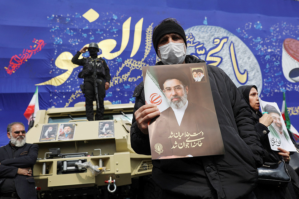 Iran&#8217;s supreme leader vows to avenge martyrs, keep strait closed in first remarks