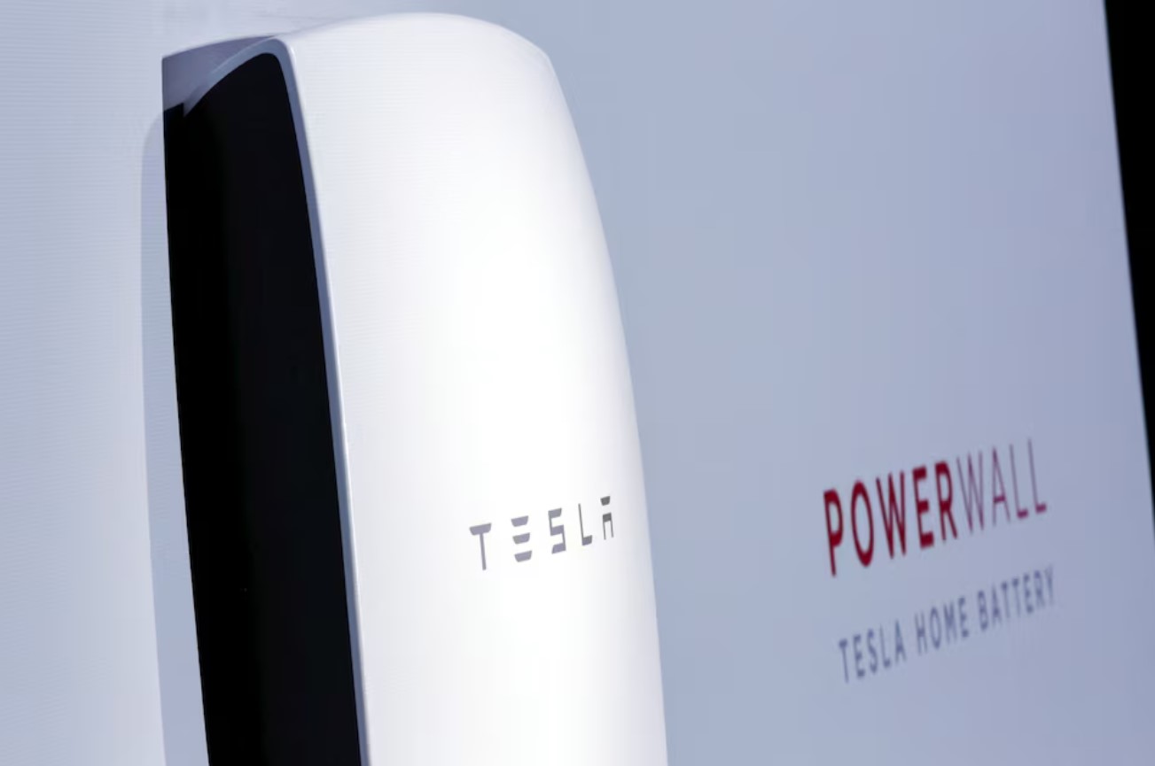 cover Elon Musk’s Tesla granted licence to supply power to UK homes