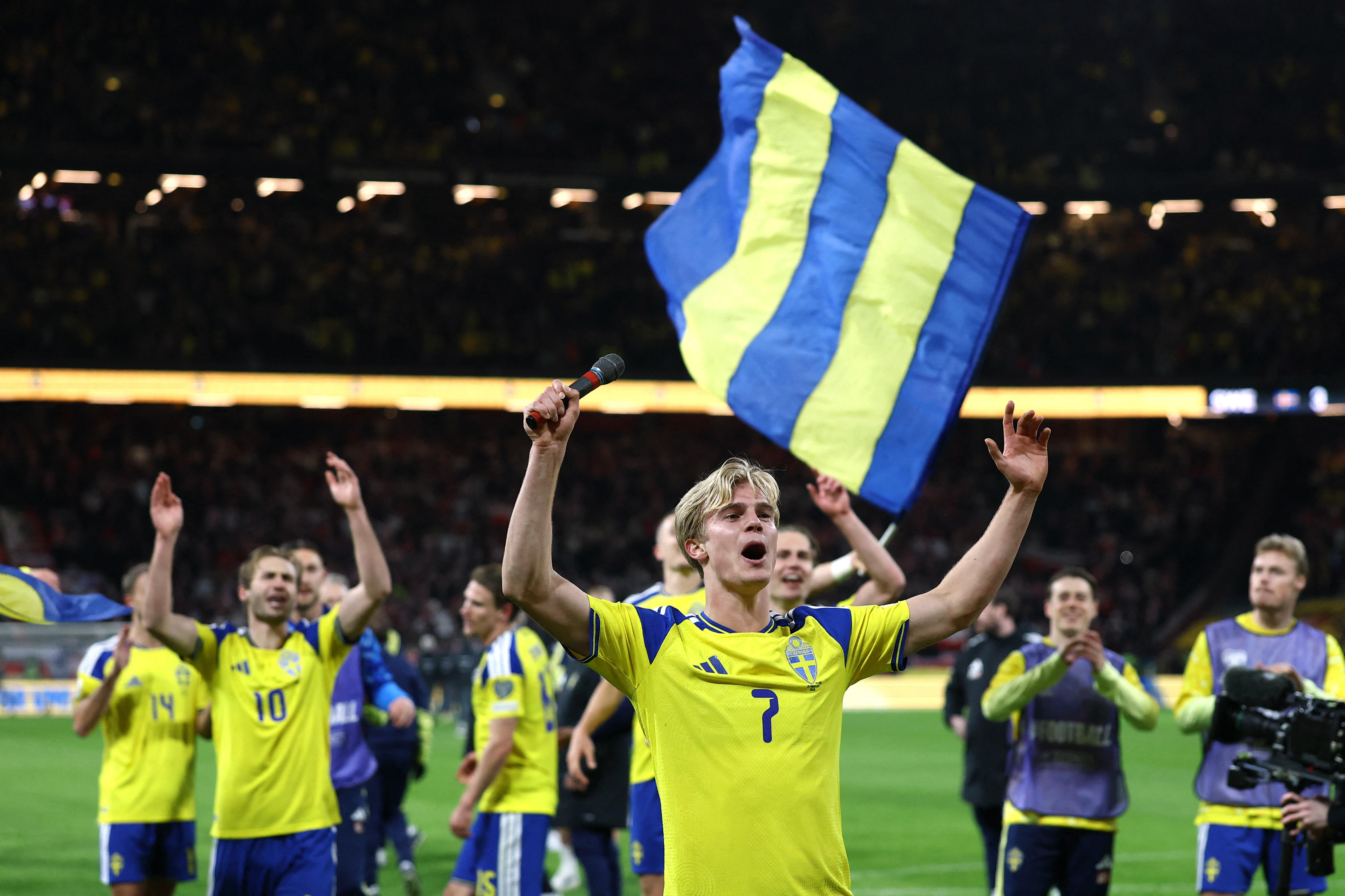 cover Italy crash out as Sweden, Czechs and Bosnia seal World Cup spots