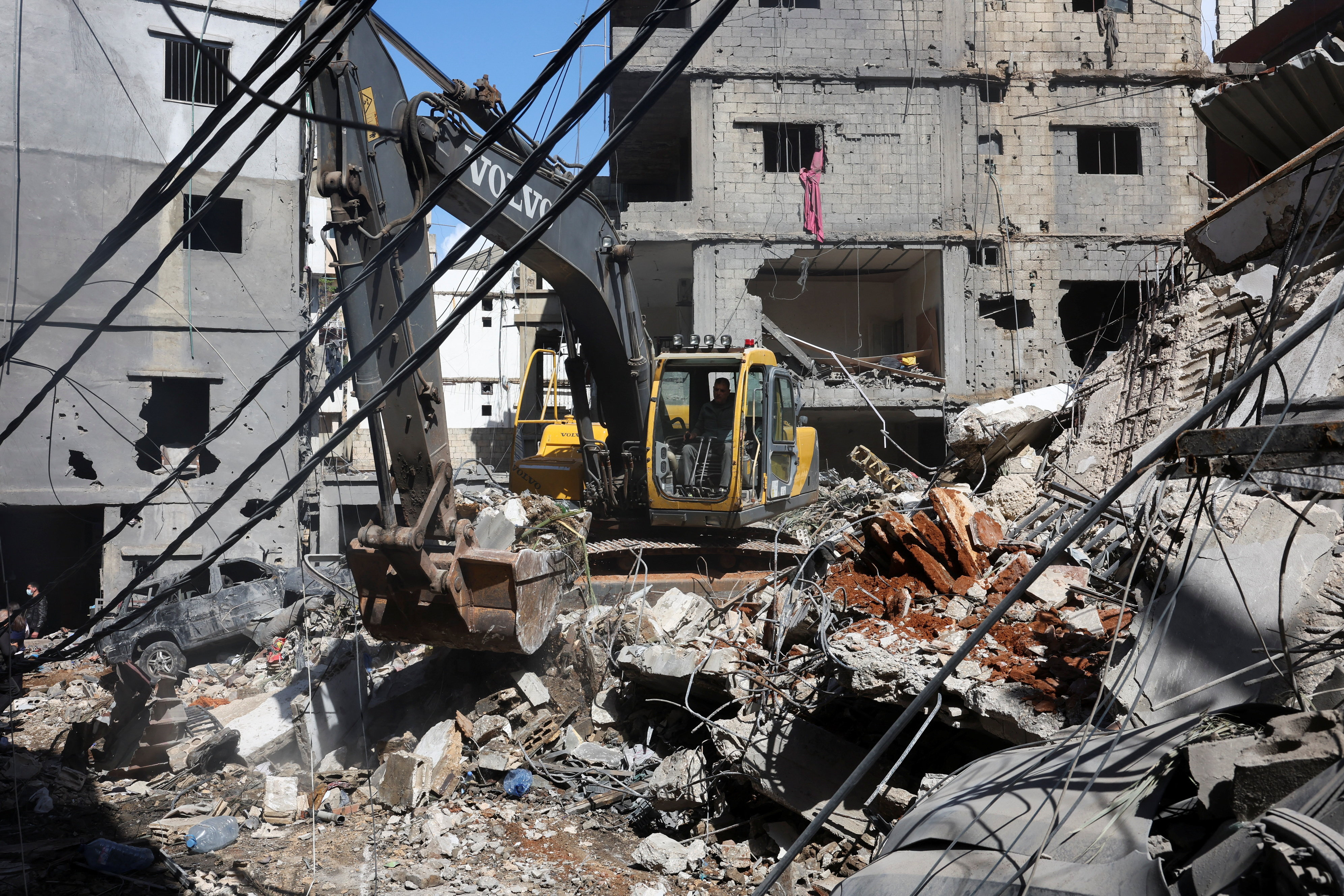 cover Ceasefire framework emerges, but Hormuz standoff persists