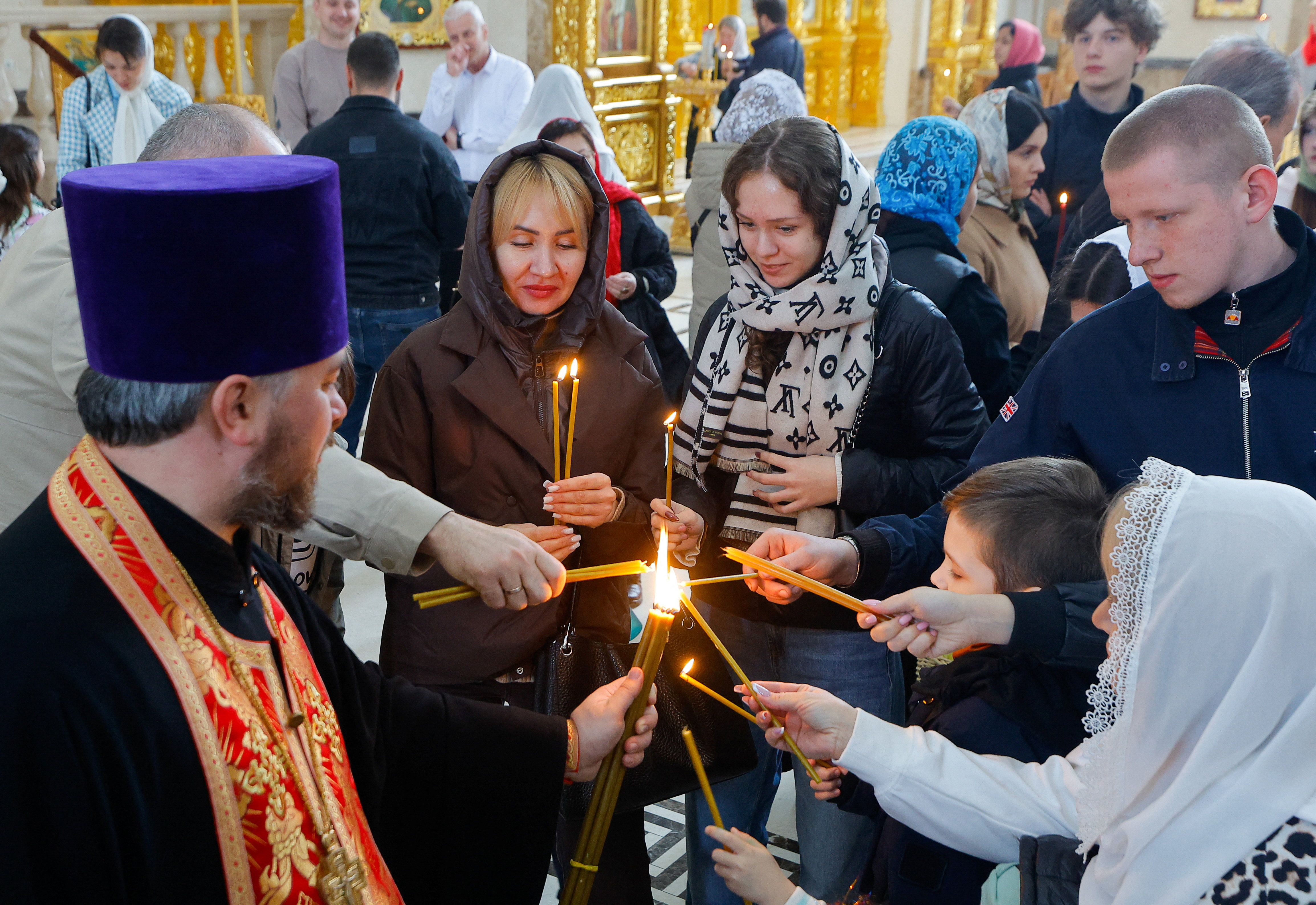 cover Russia, Ukraine trade accusations of Orthodox Easter ceasefire violations