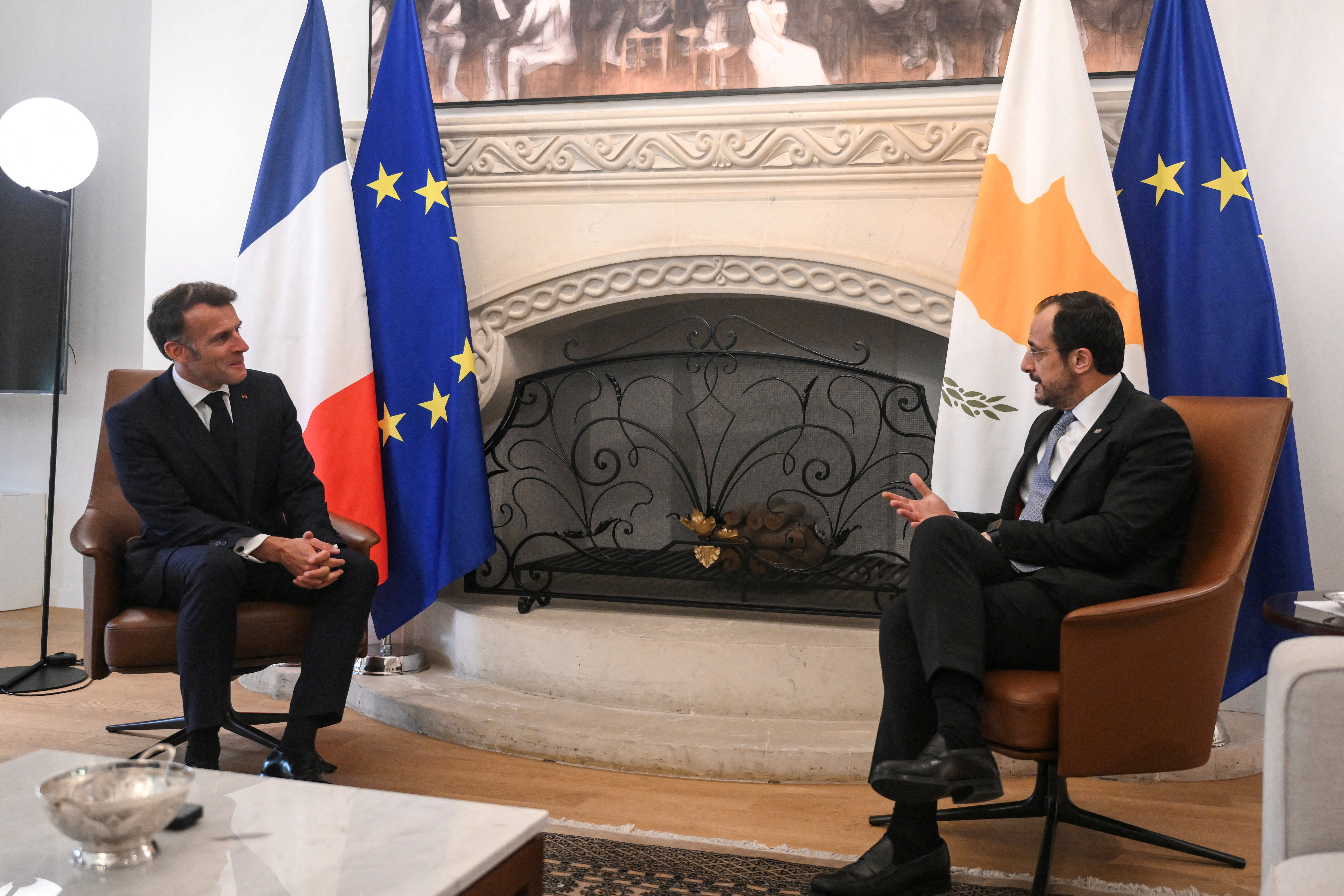 cover Government heralds ‘strategic’ French defence pact