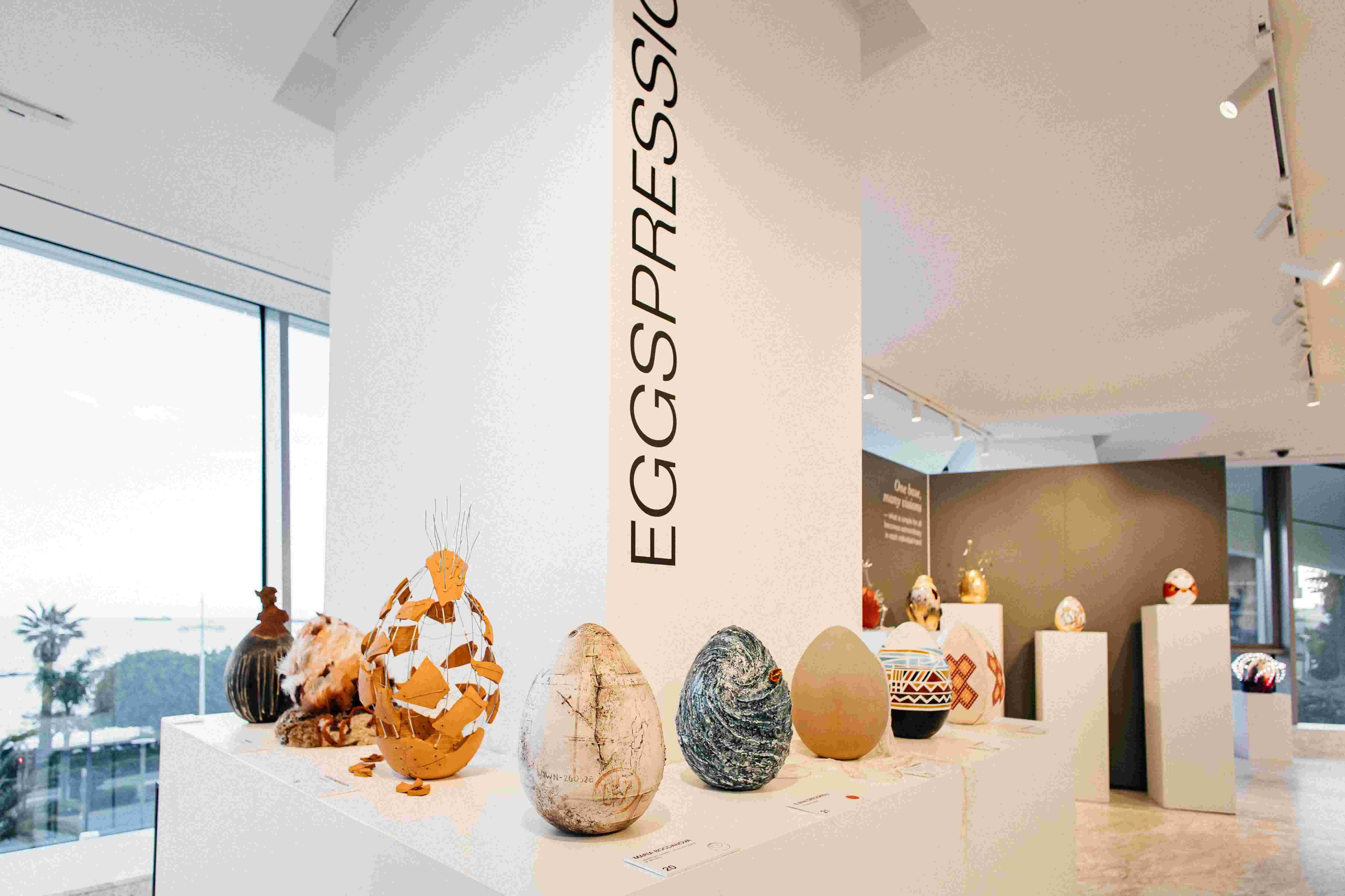 cover EGGspression: 36 artists create 36 expressions of a ceramic egg