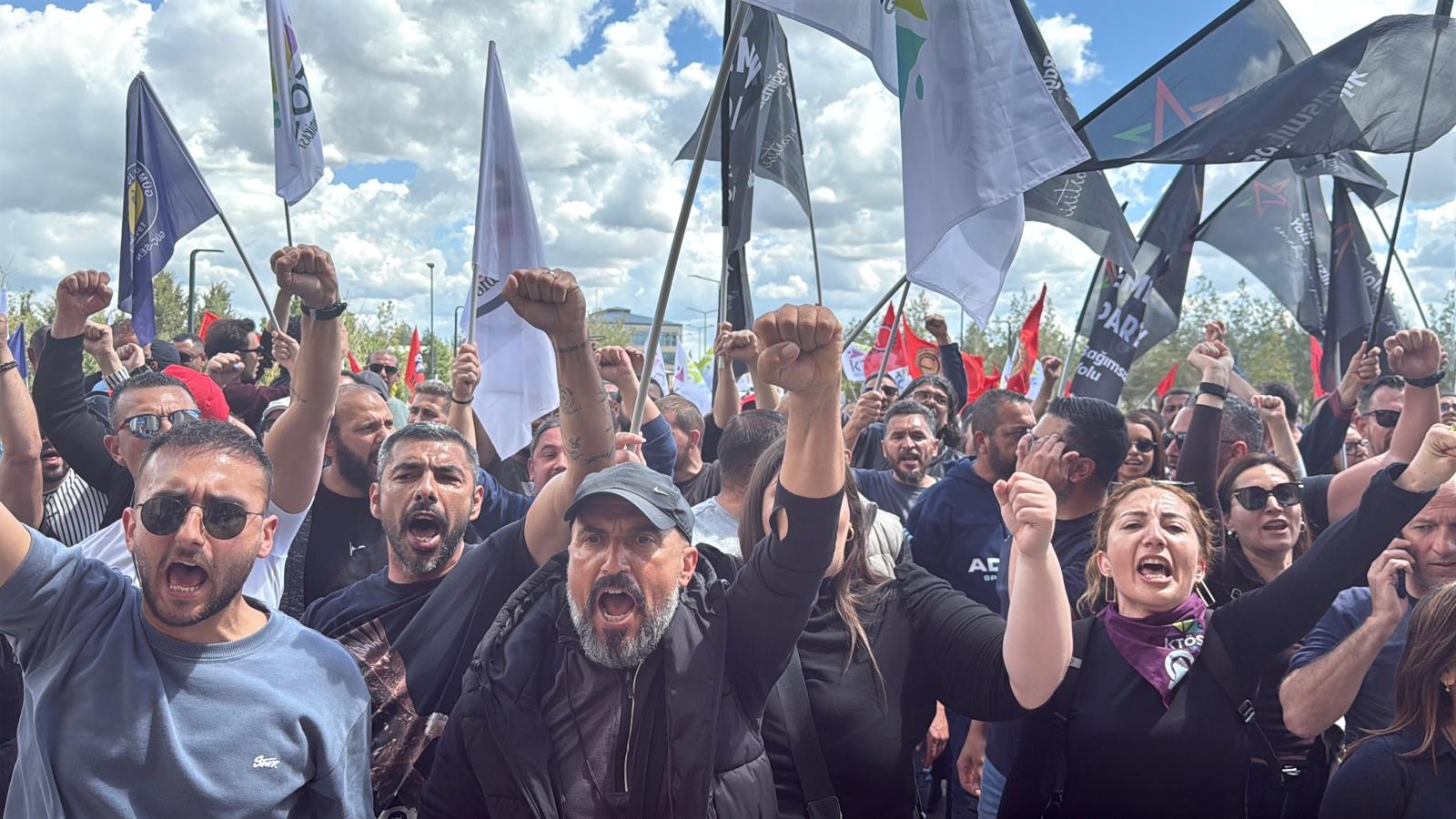 cover Thousands of Turkish Cypriots strike, demonstrate over welfare cut