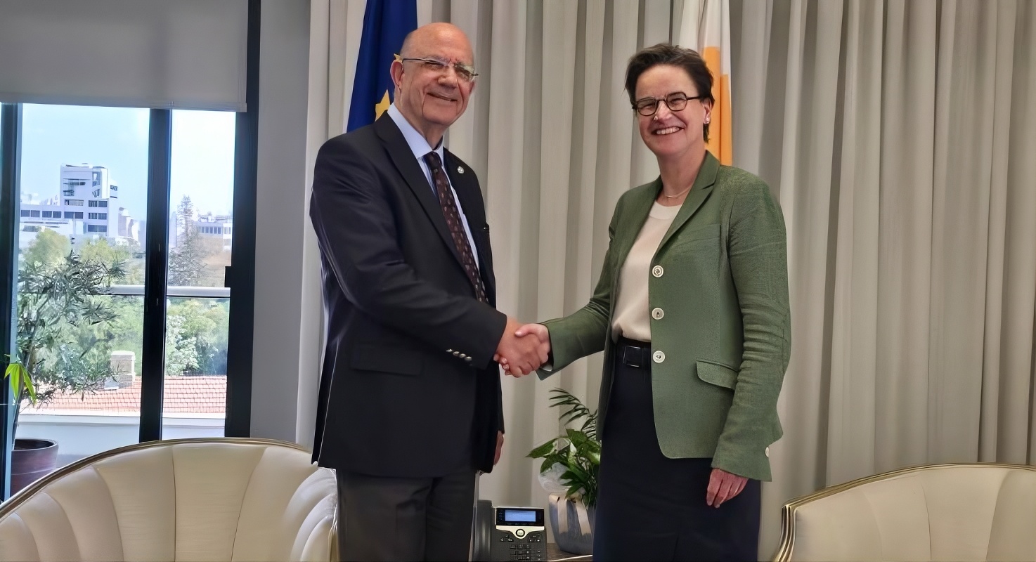 image Finance minister and ESMA chief discuss EU stability