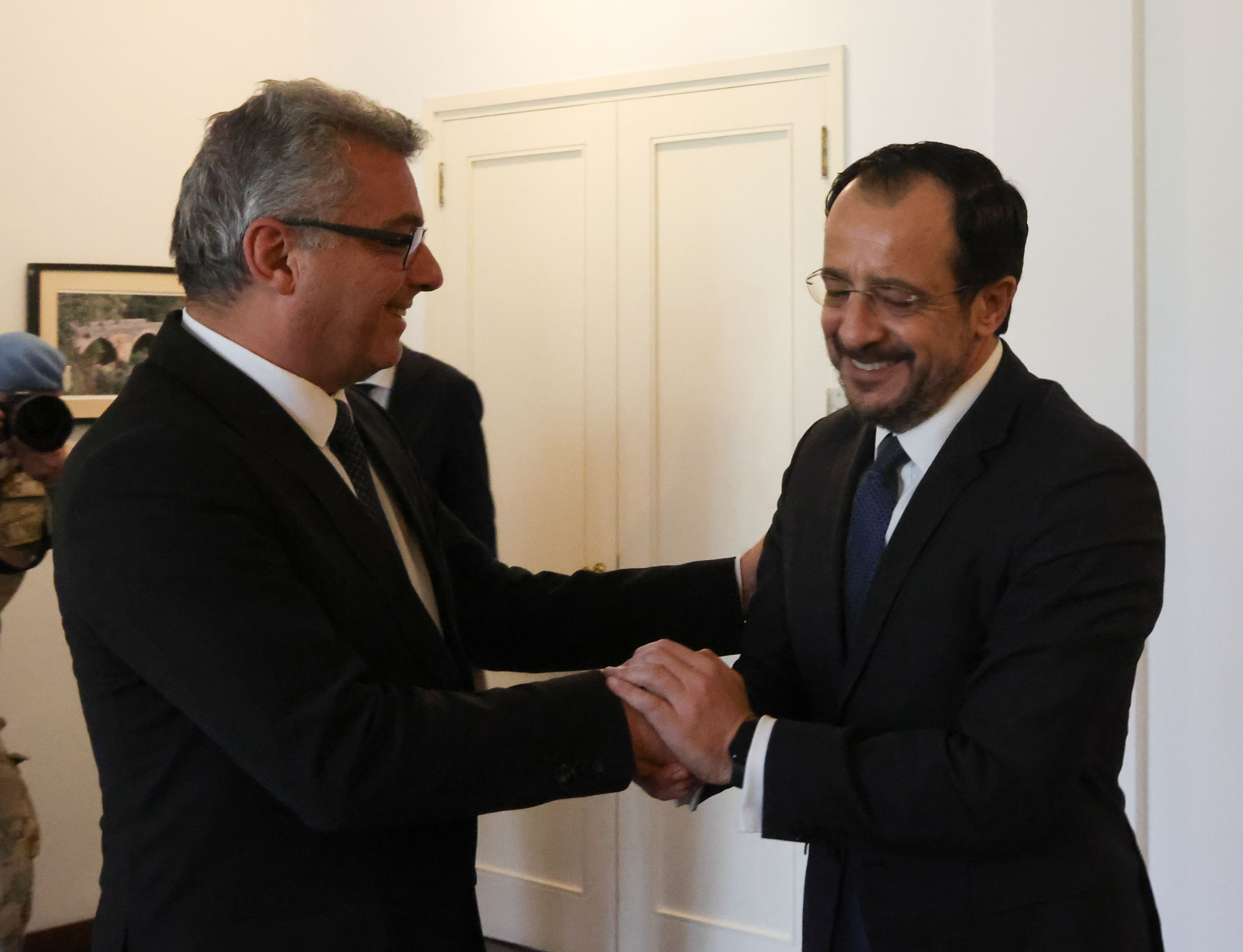 cover Leaders have ‘fruitful discussion’, will meet again