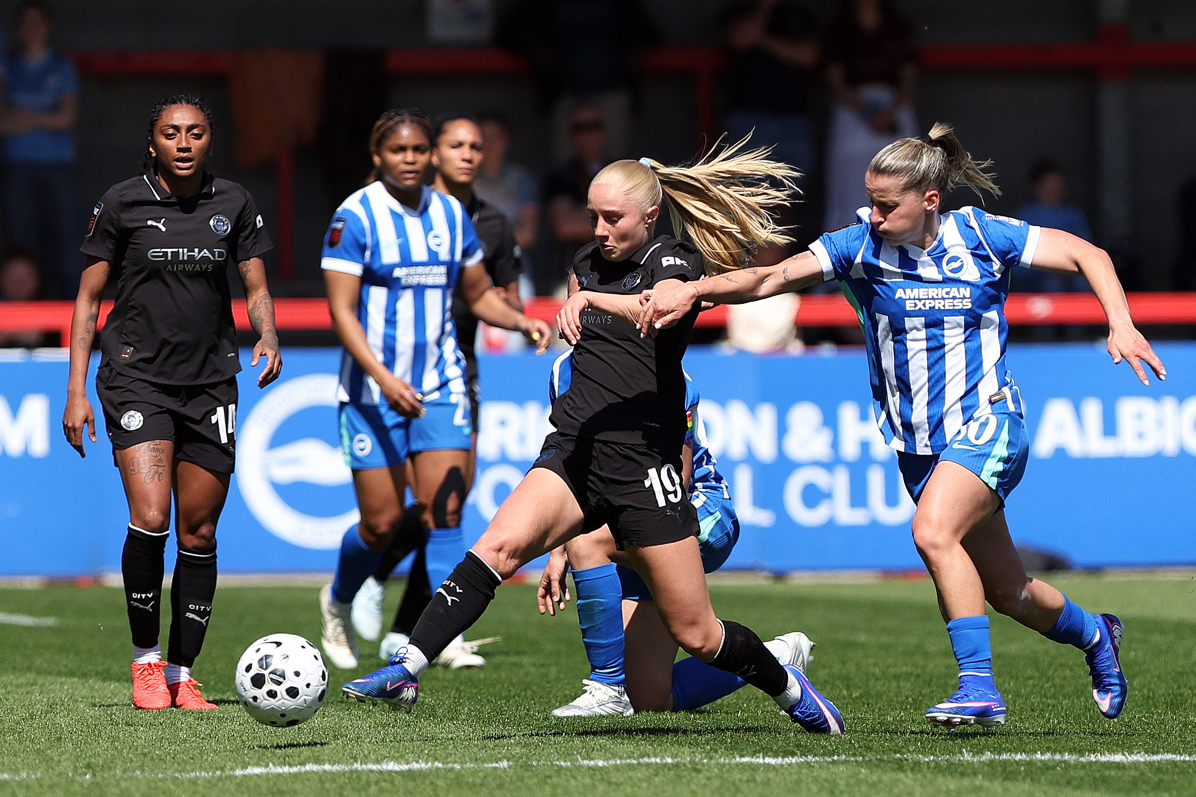 cover Manchester City shocked by Brighton in Women&#8217;s Super League title race
