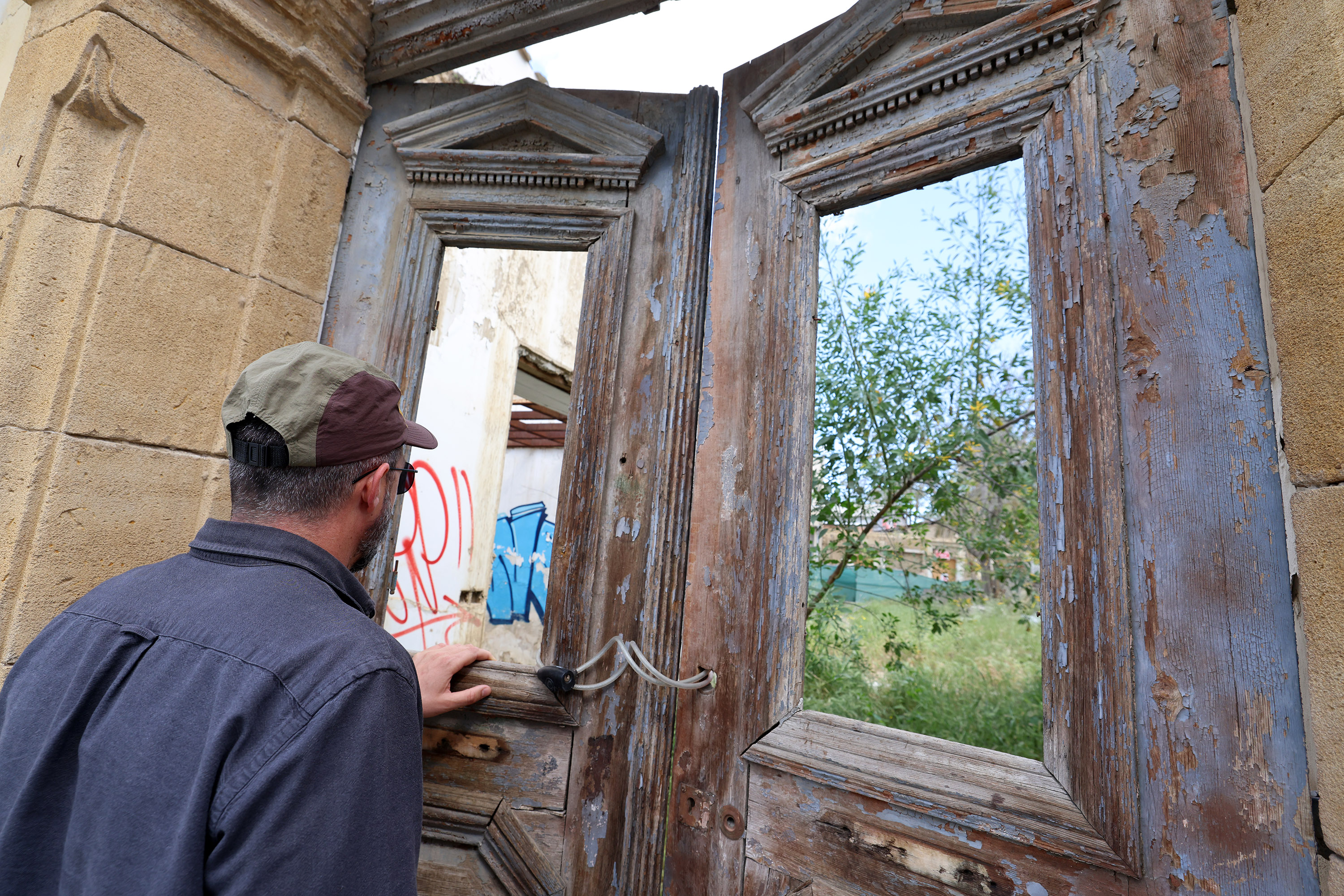 cover 200 potentially dangerous buildings inspected in Nicosia