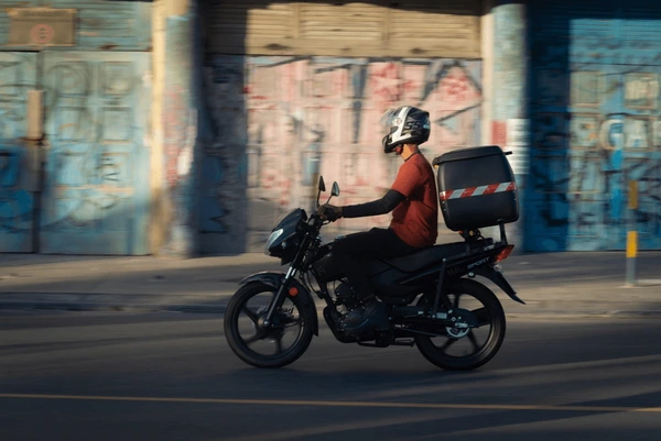 cover Delivery driver &#8216;assaulted and robbed by four&#8217; in Limassol