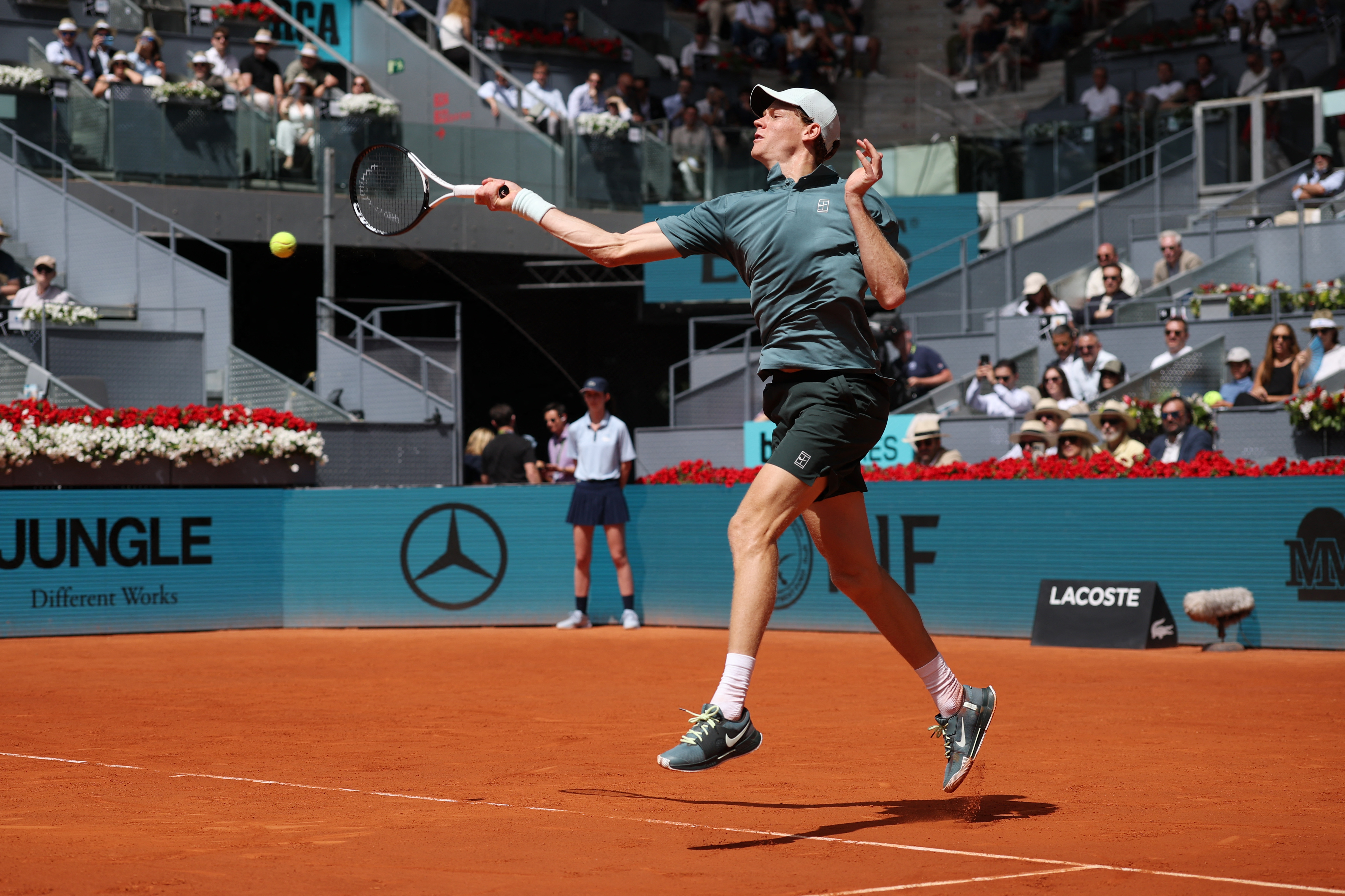 cover Sinner sweeps past Norrie to reach Madrid quarter-finals