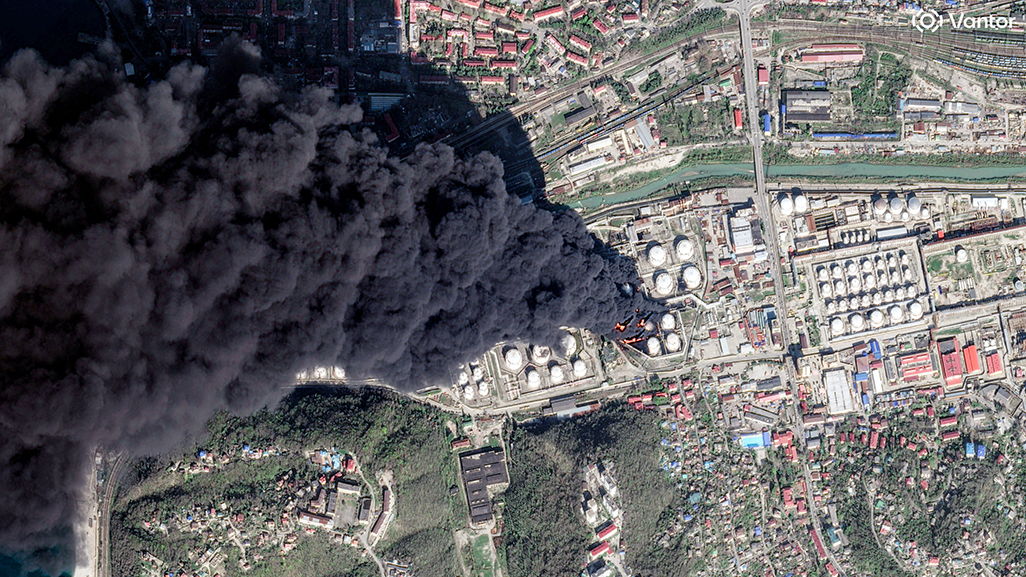 cover Ukraine strikes Russian refineries, Crimea oil depot, Baltic Sea port