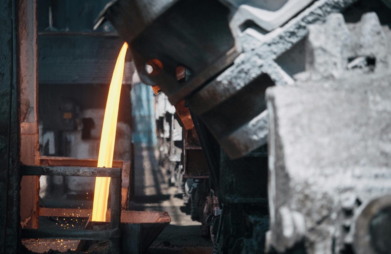 cover UK manufacturers report patchy ability to ramp up industrial output