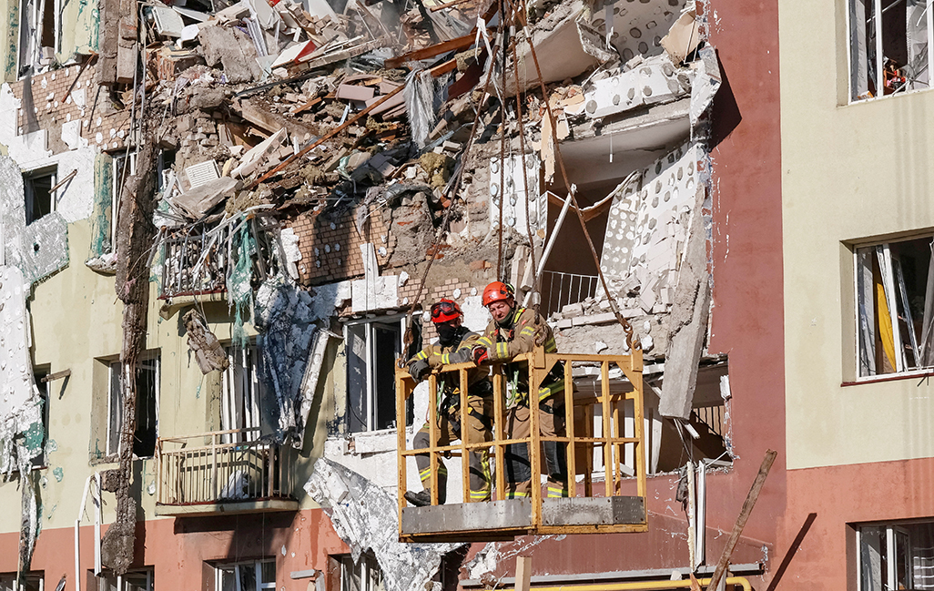 cover Zelenskiy, welcoming Iran de-escalation, says Ukraine ready for ceasefire with Russia