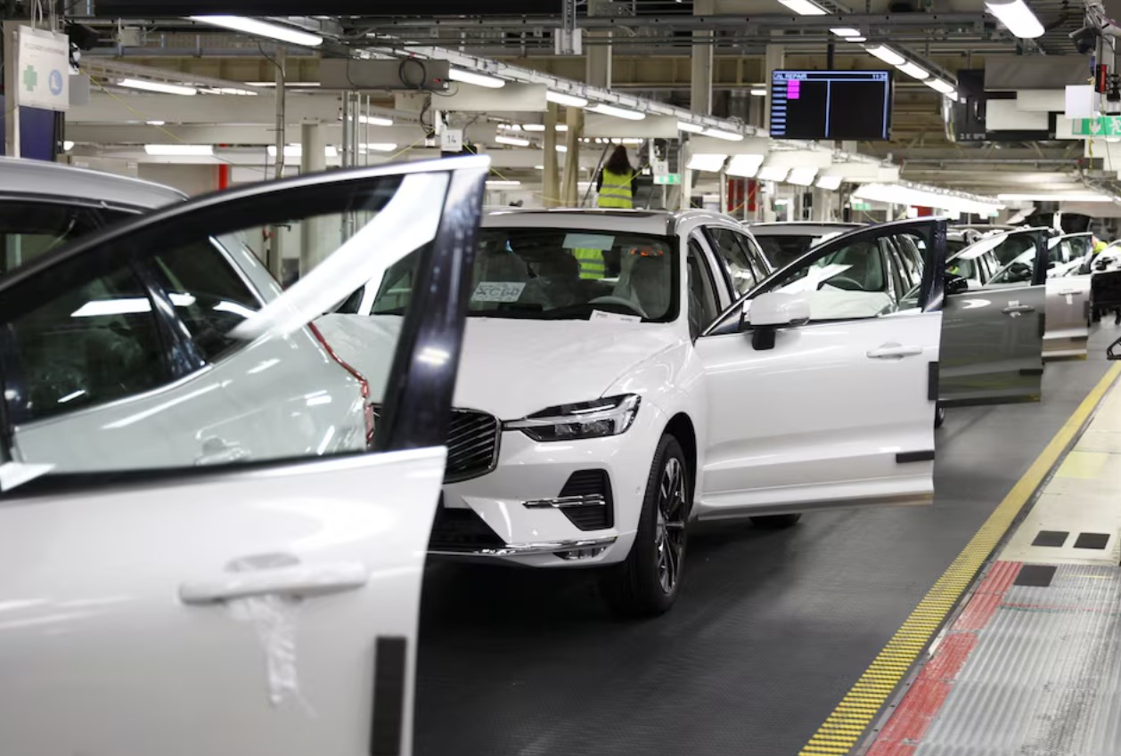 cover Volvo CEO &#8216;not satisfied&#8217; with results as US subsidies are pulled