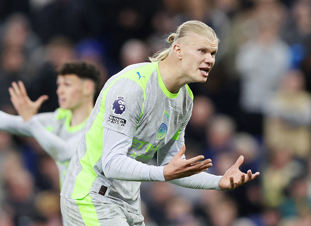 image City drop points in title race after wild draw with Everton