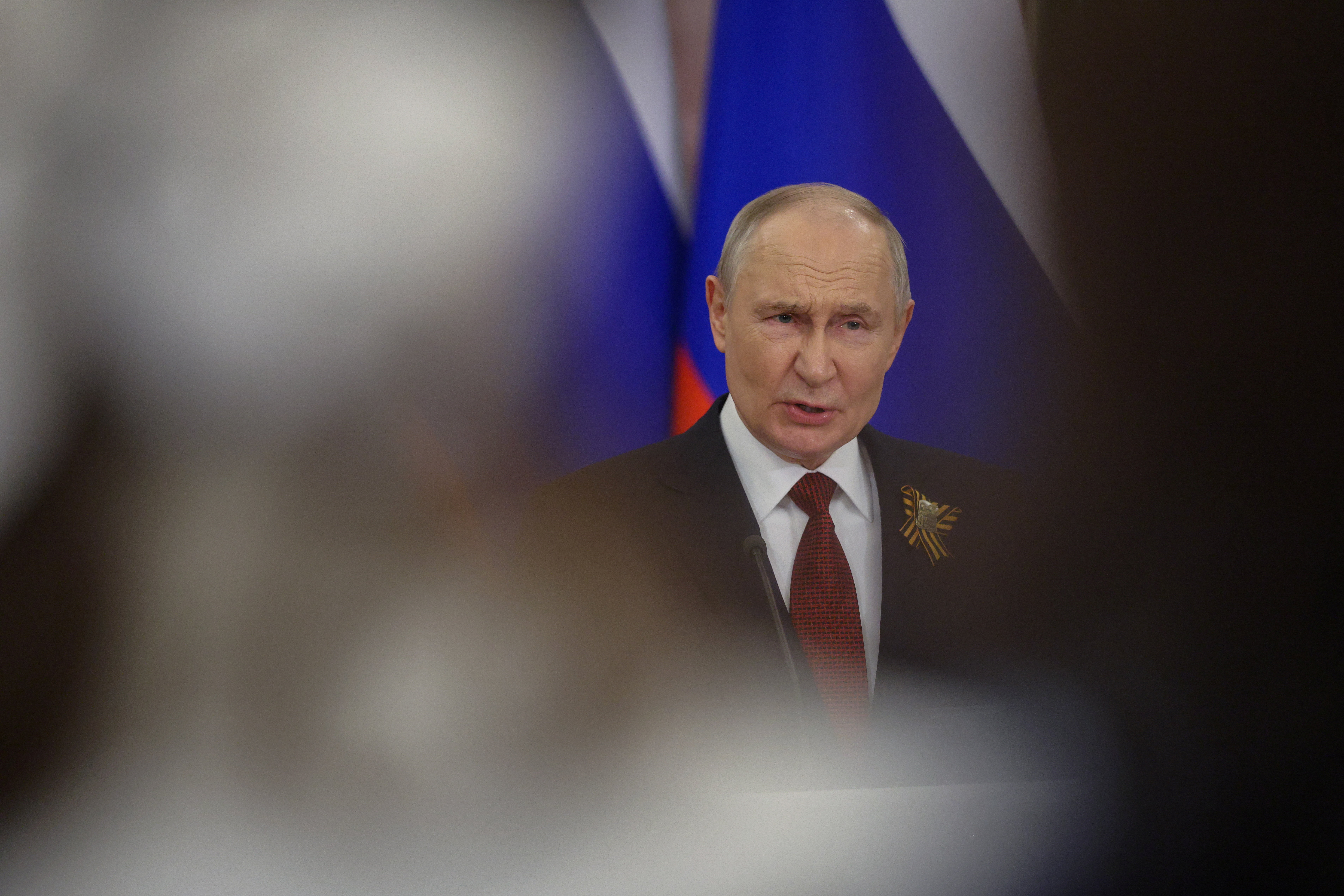 cover EU ministers dismiss Putin&#8217;s idea of role for Schroeder in future security talks