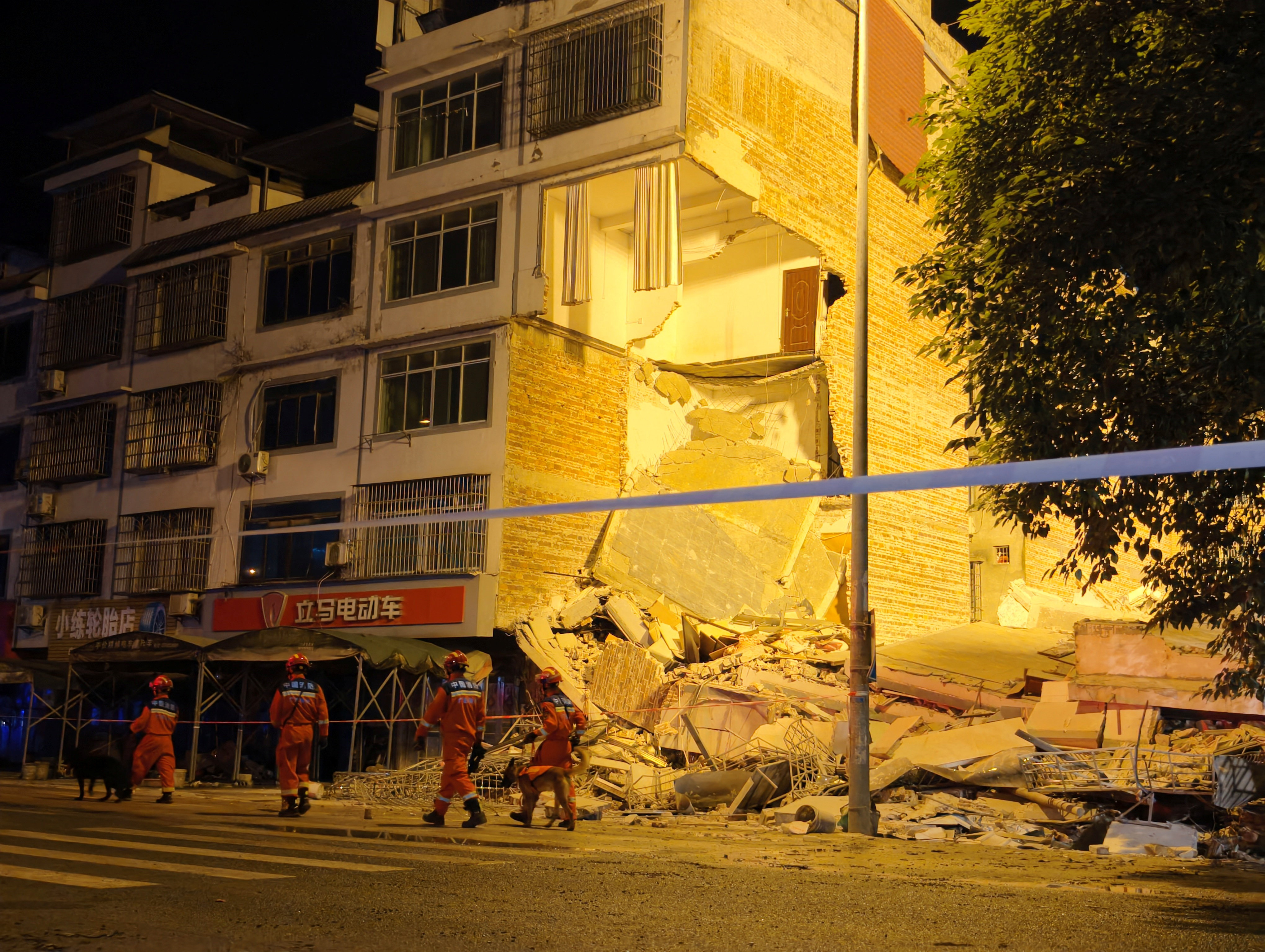 cover Earthquake hits southwest China; thousands evacuate, buildings collapse