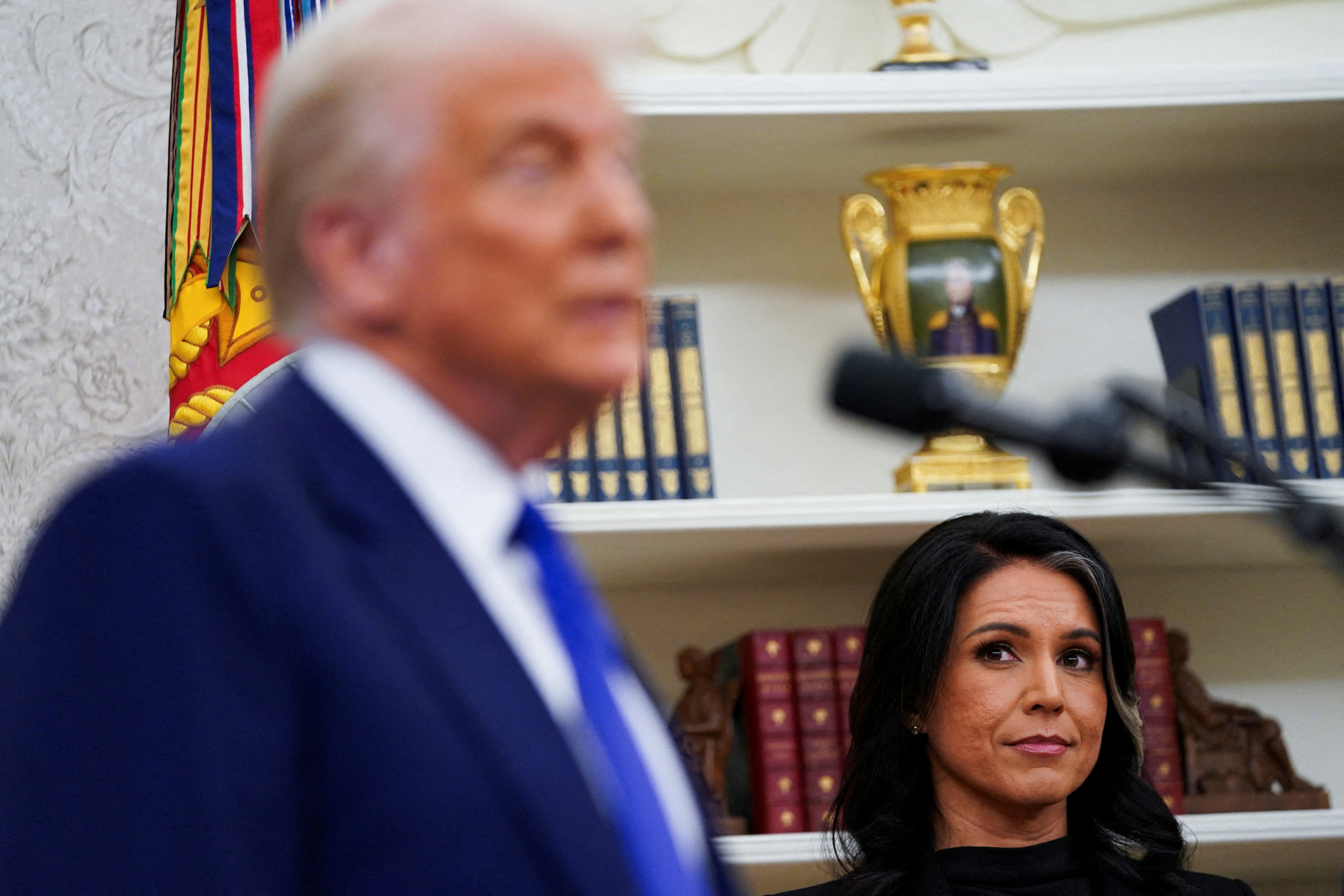 cover Gabbard resigns as Trump&#8217;s top US intelligence official