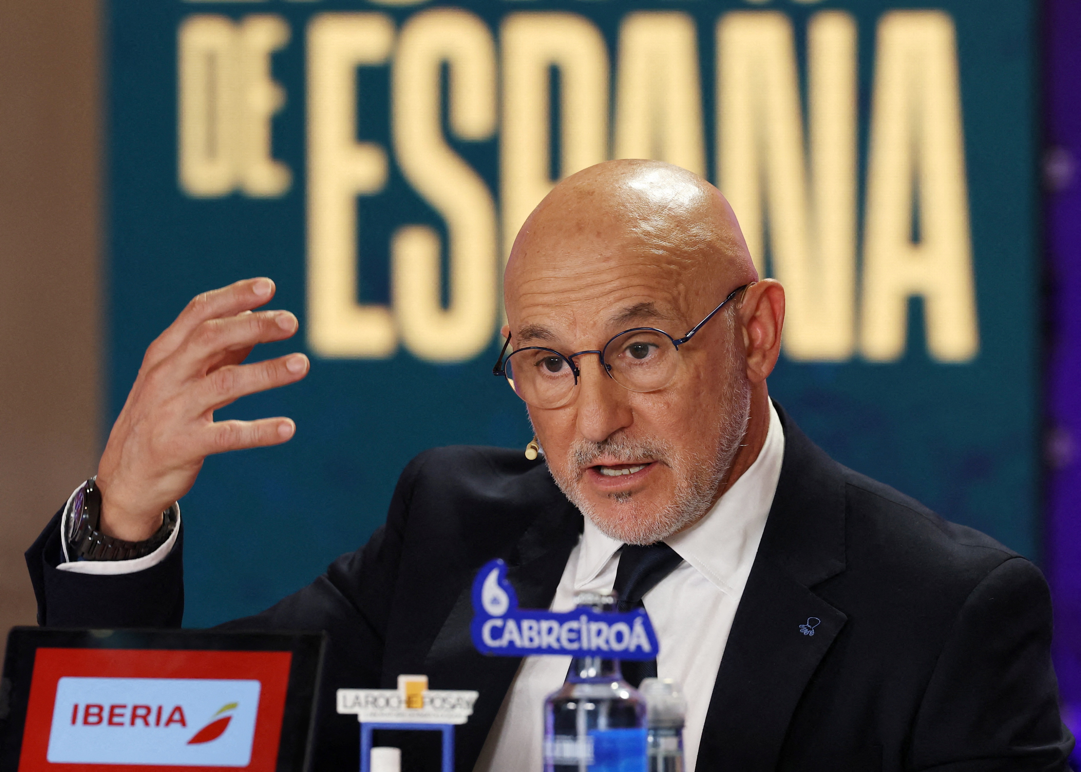 cover De la Fuente says Spain come before club loyalty after first World Cup squad without Real Madrid players