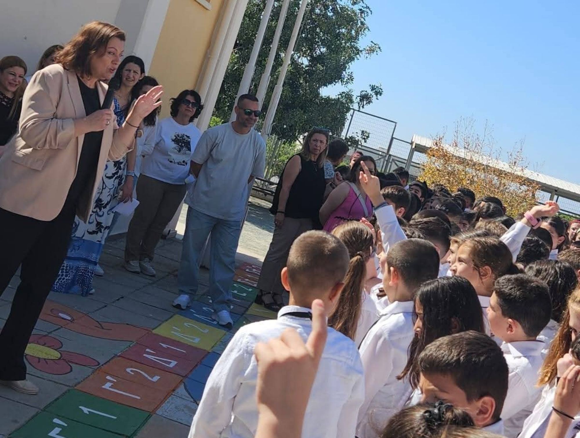 cover Govt insists all schools to be fitted with air conditioning ‘within months’