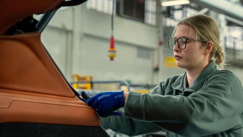 Progress amid transition: Bentley Motors publishes 4th annual Sustainability Report
