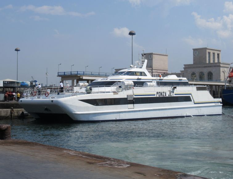 cover Cyprus-Lebanon ferry to return in June after two decades