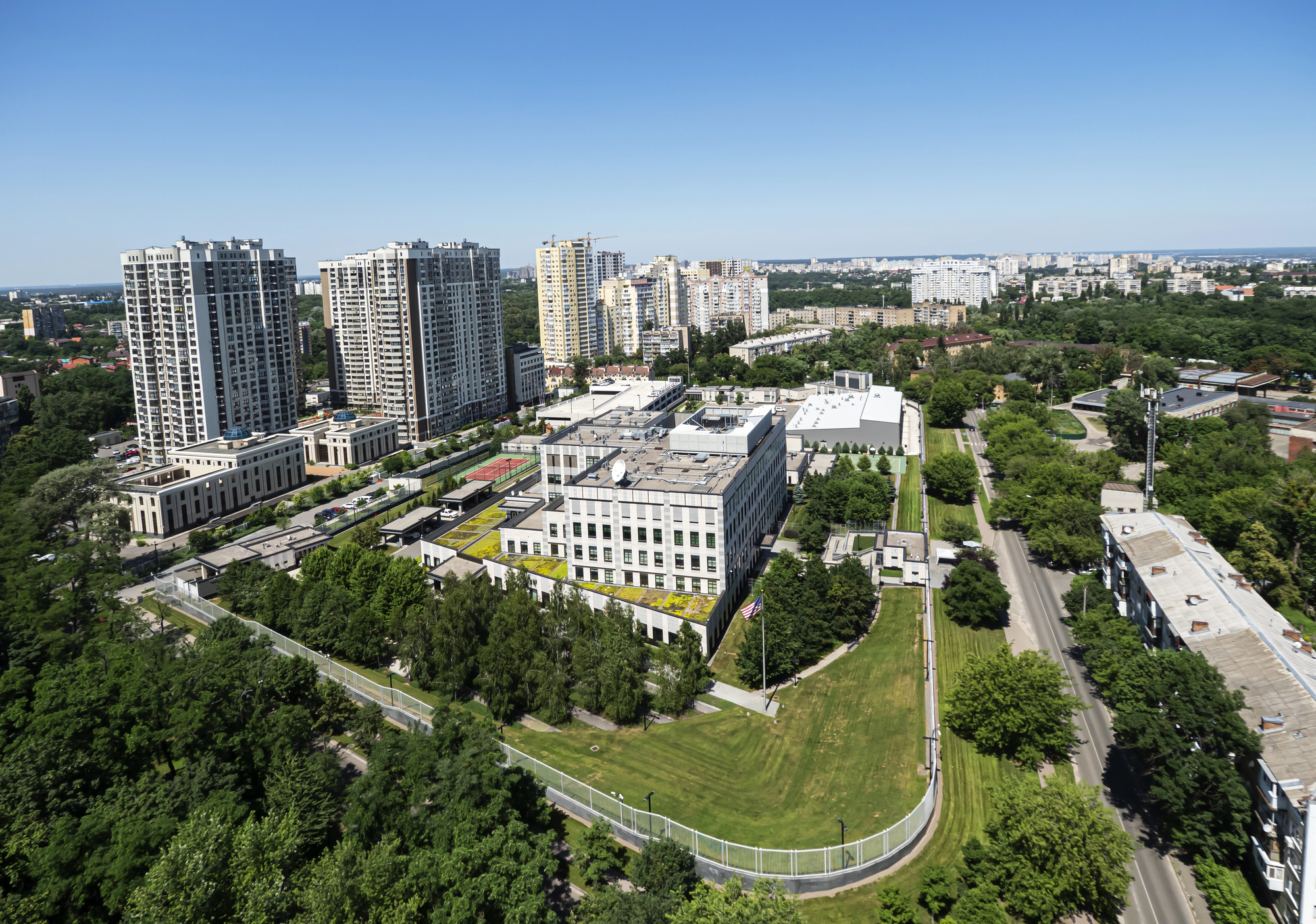 cover Russia warns foreigners to leave Kyiv as US Embassy denies departure