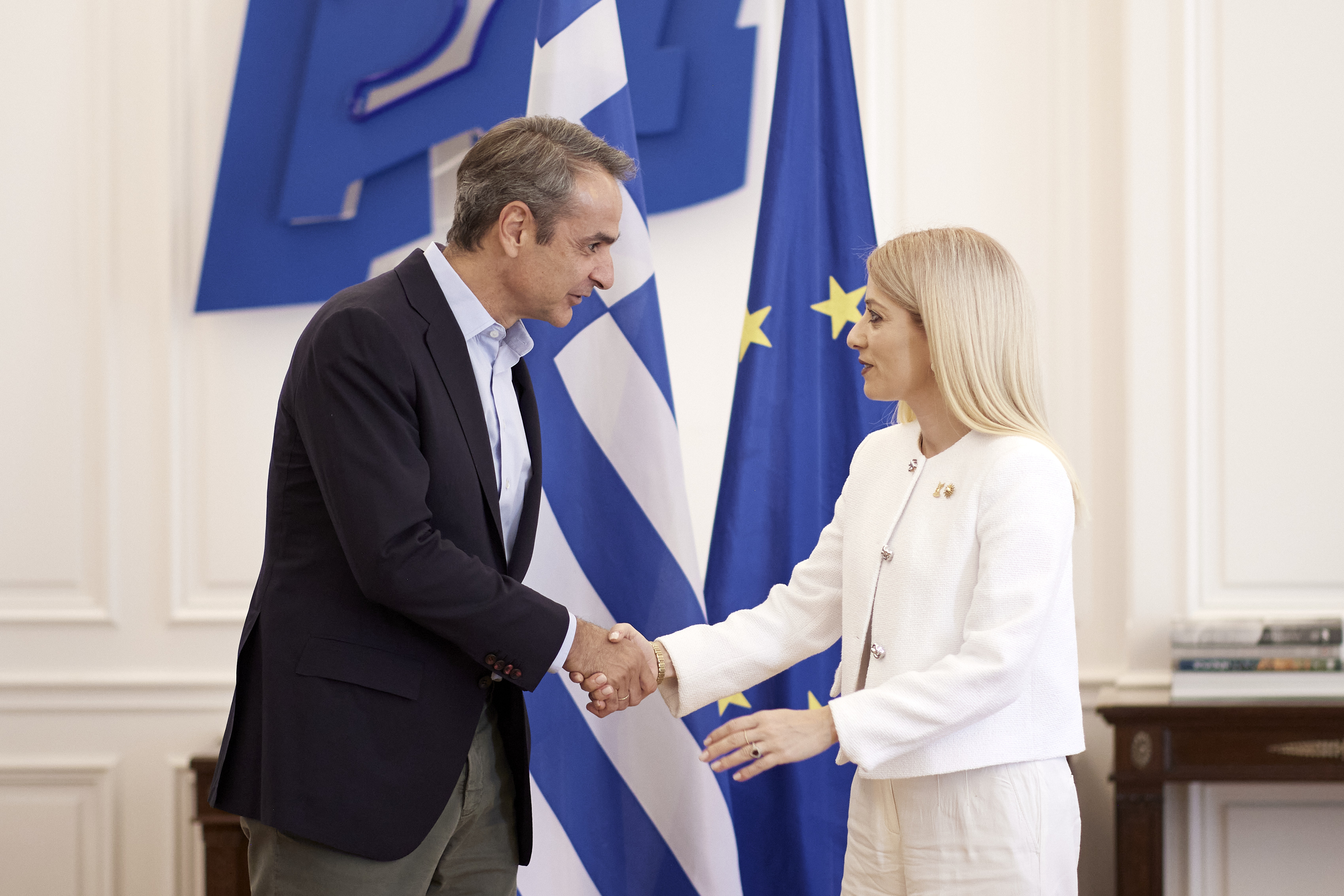 cover Mitsotakis congratulates Disy, Annita on election result