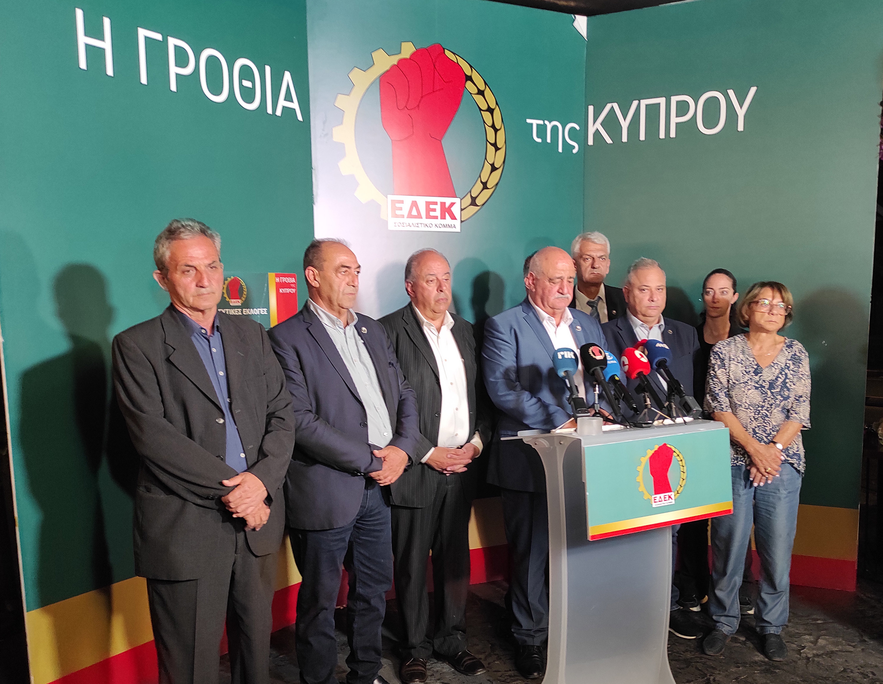 cover Our View: No problem that president not backed by new Cyprus House