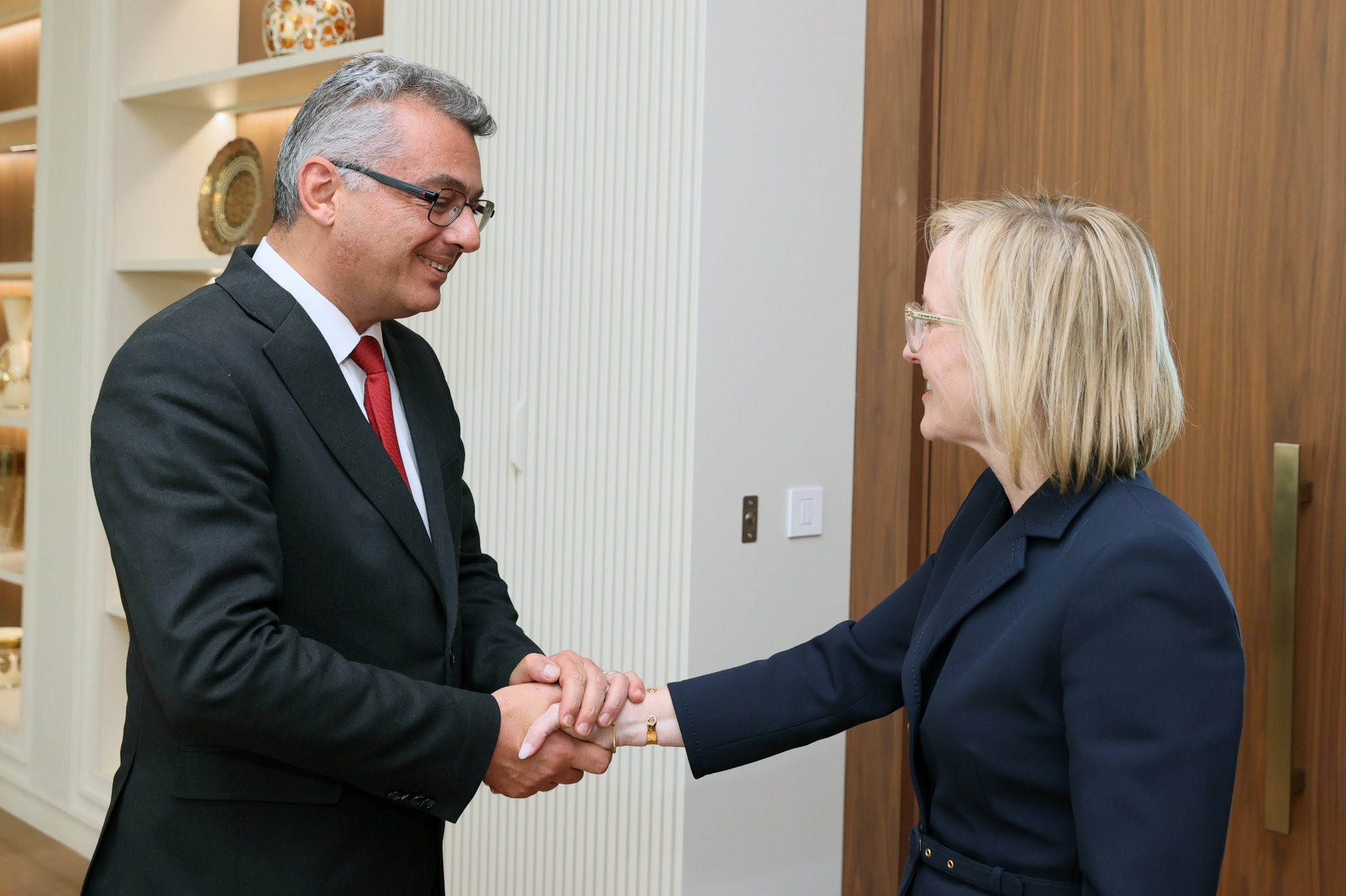 cover Erhurman meets outgoing US ambassador Davis