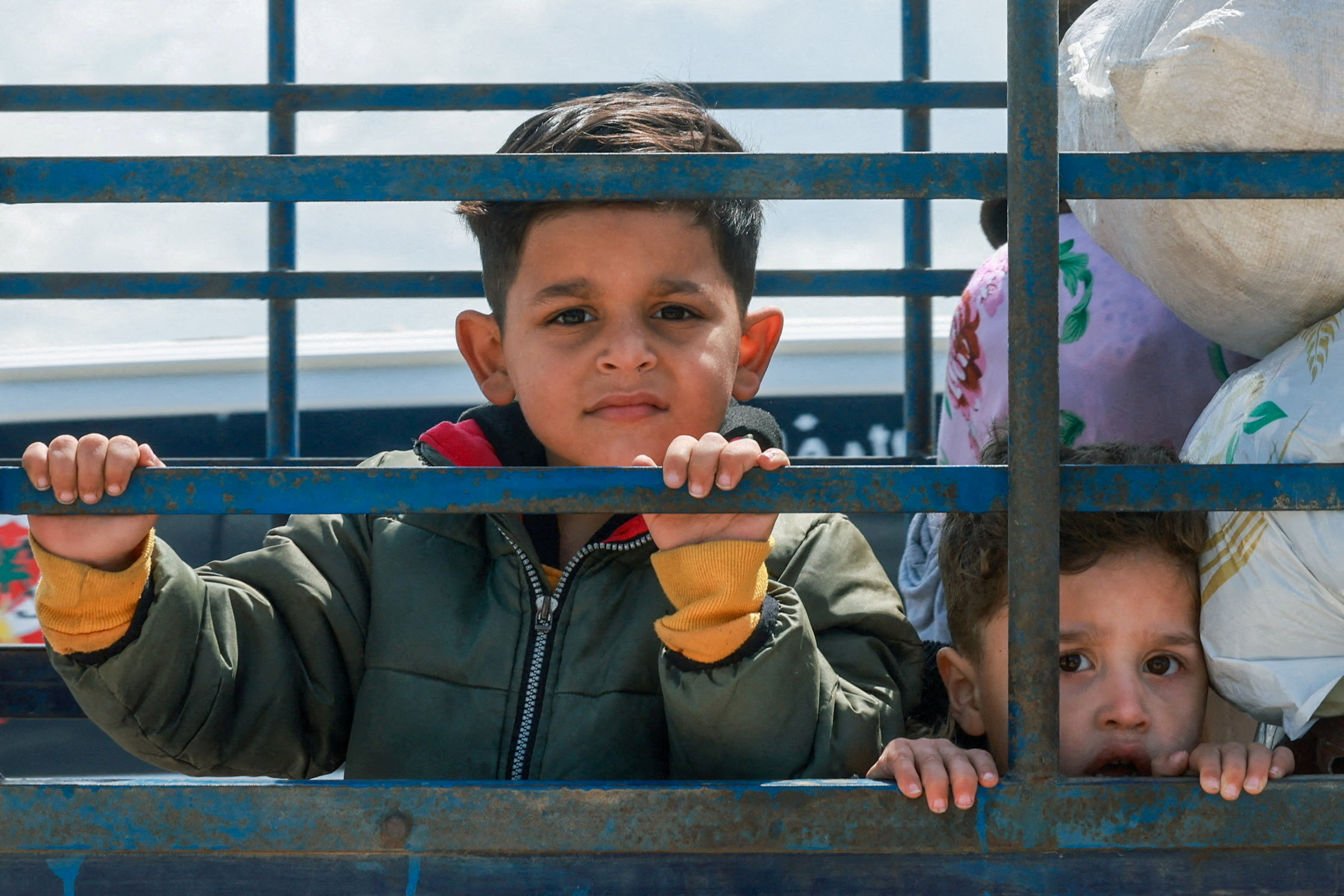 cover Hundreds of thousands of Lebanese head home as fighting eases