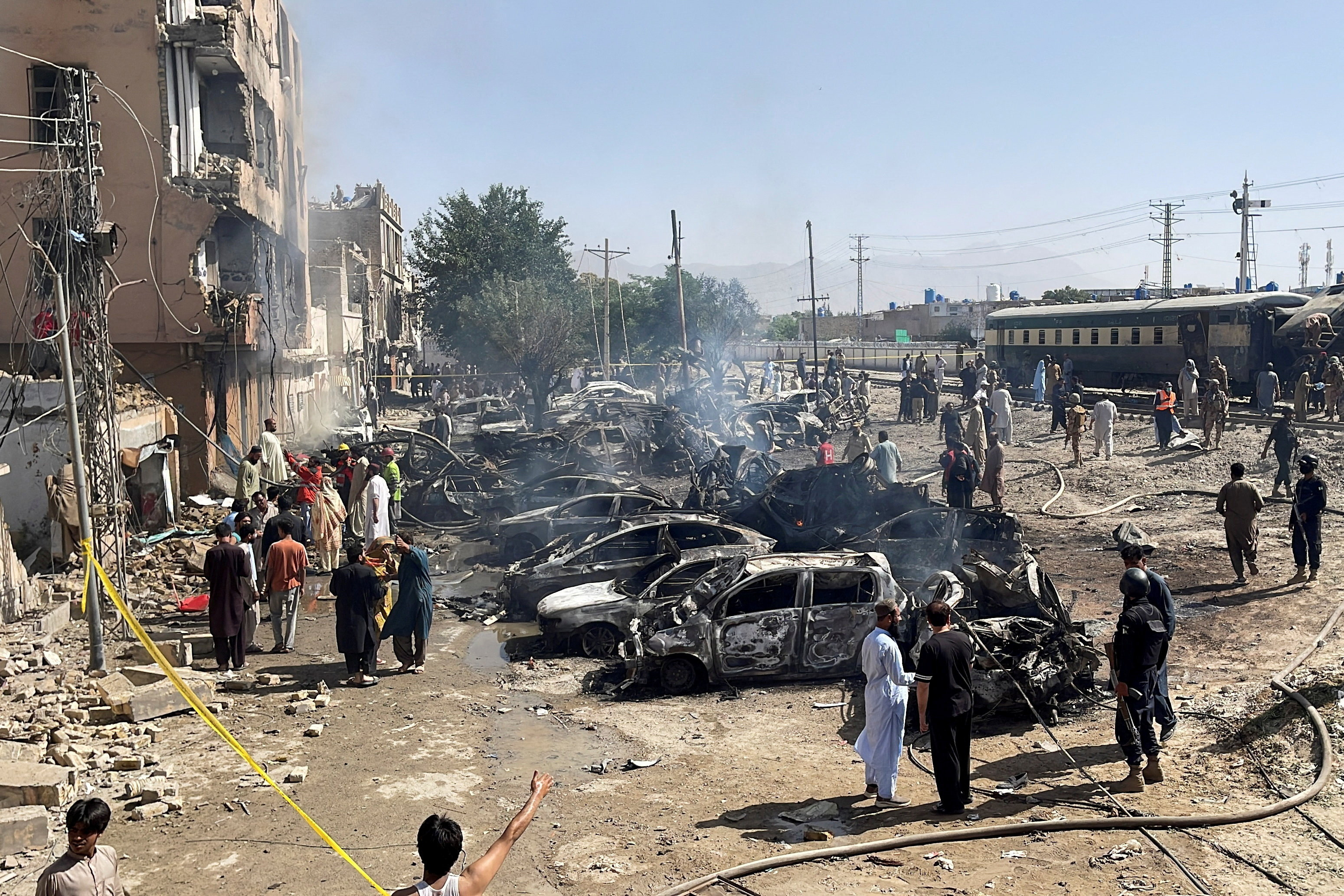 cover Powerful bomb explosion in Pakistan&#8217;s Quetta kills 24, reports say