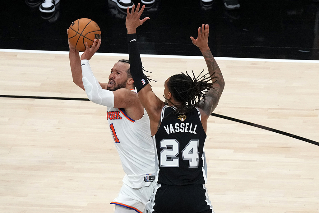 cover NY Knicks rally past Spurs in NBA Finals opener