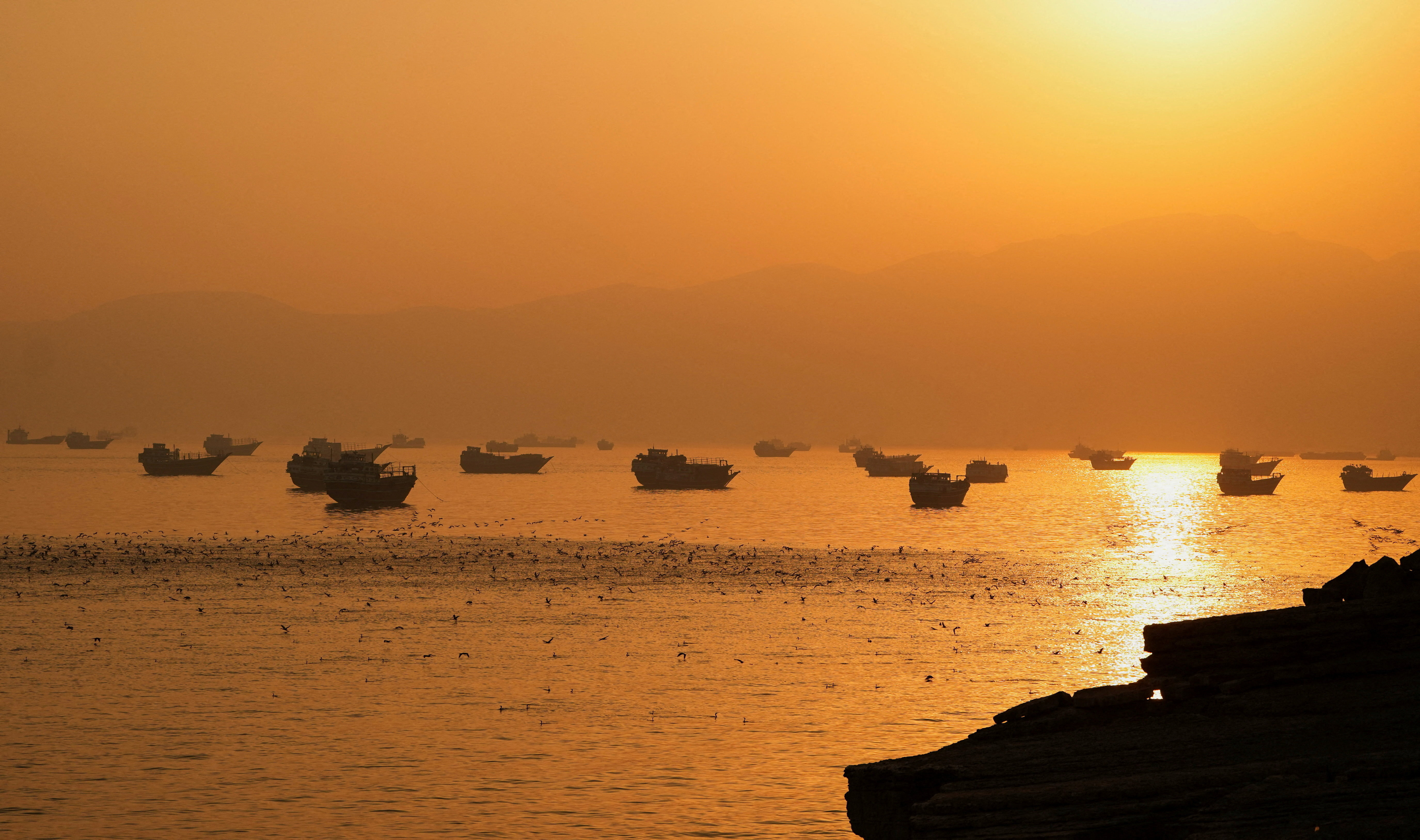 cover Doubts persist over US-Iran deal as Strait of Hormuz reopening looms